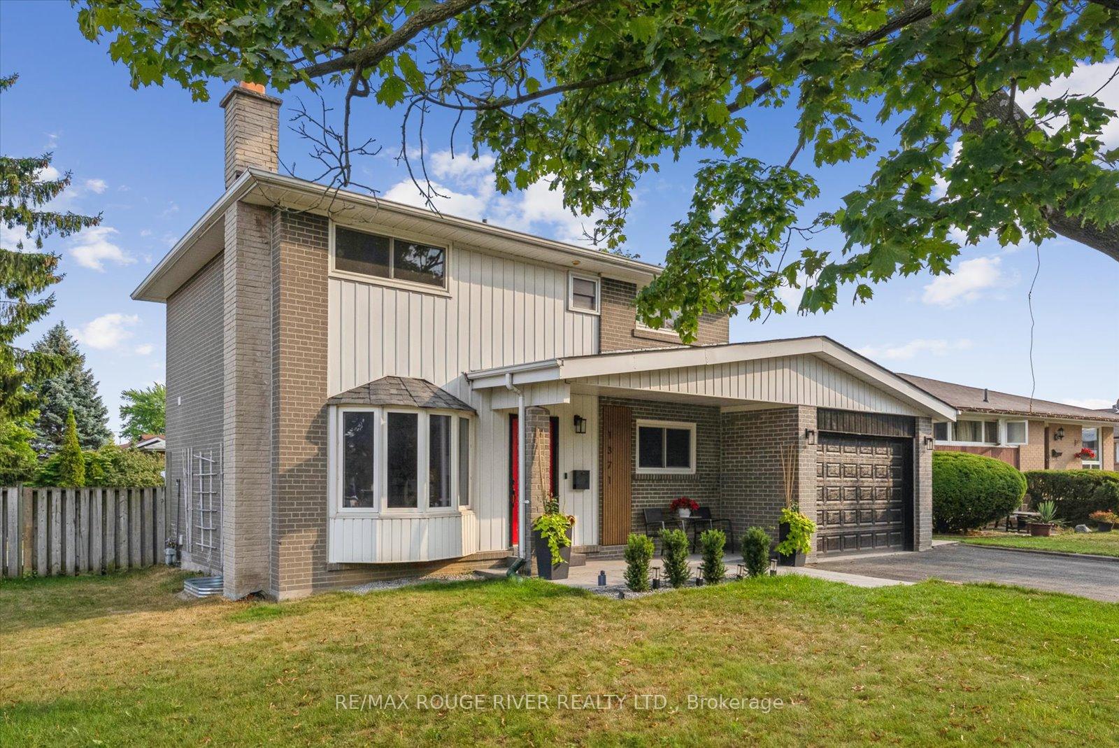 Photo 2 of 1371 Garvolin Avenue, Pickering, Bay Ridges — HOMEH