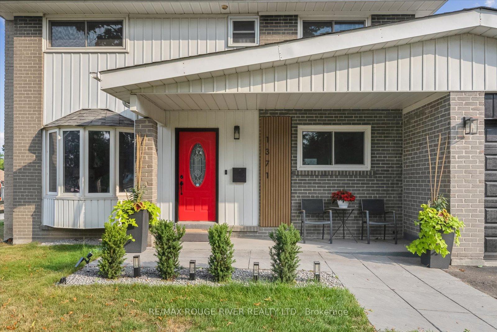 Photo 3 of 1371 Garvolin Avenue, Pickering, Bay Ridges — HOMEH