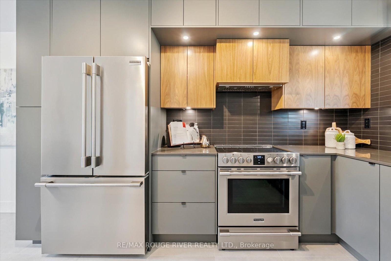 Photo 11 of 1371 Garvolin Avenue, Pickering, Bay Ridges — HOMEH
