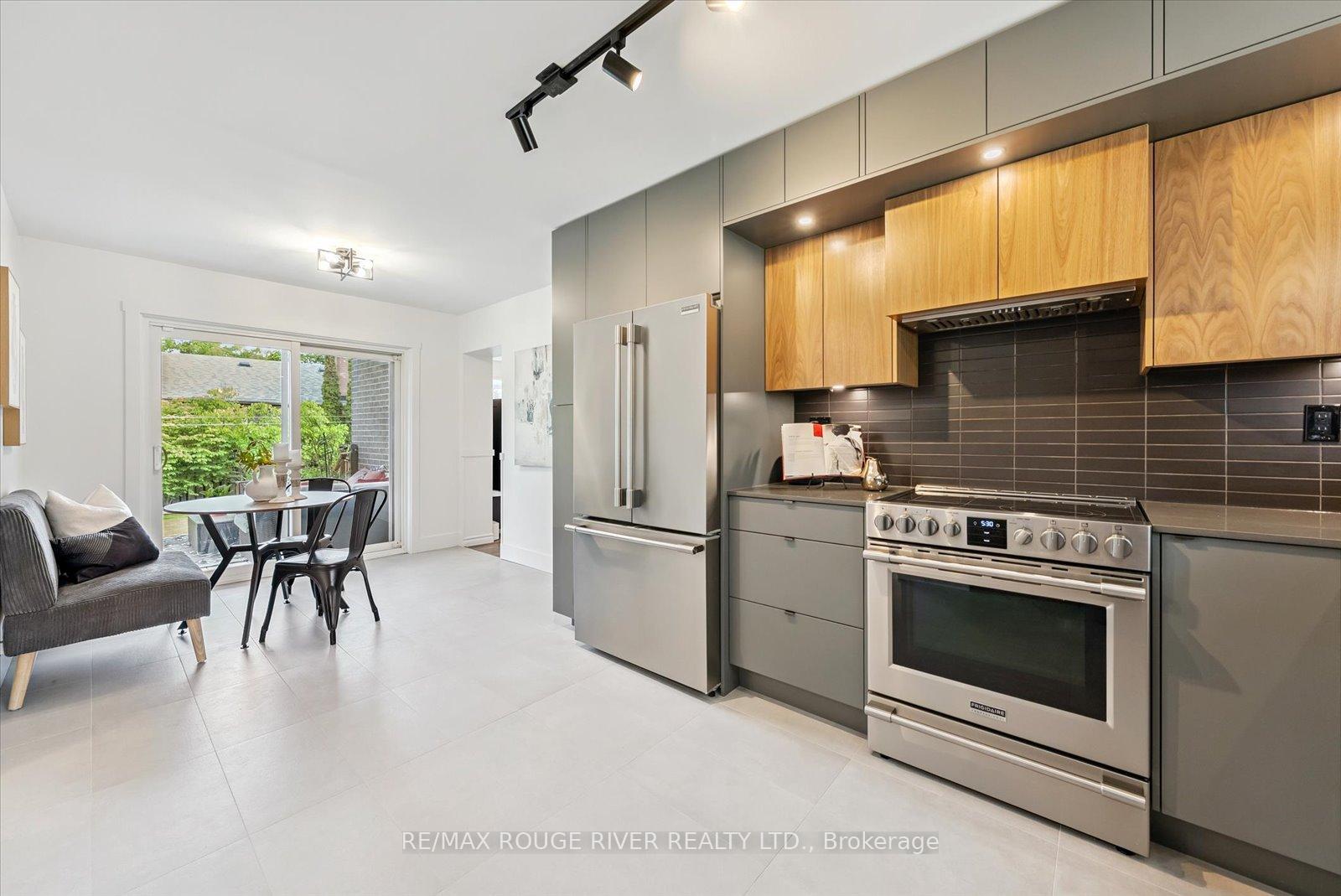 Photo 12 of 1371 Garvolin Avenue, Pickering, Bay Ridges — HOMEH