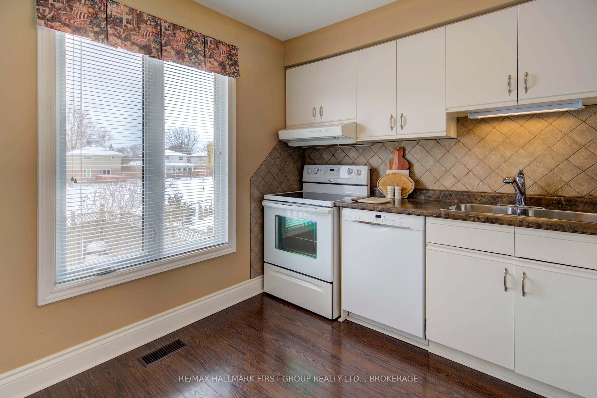 Photo 10 of 22 Richdale Court, Kingston, Kingston East (Incl Barret Crt) — HOMEH