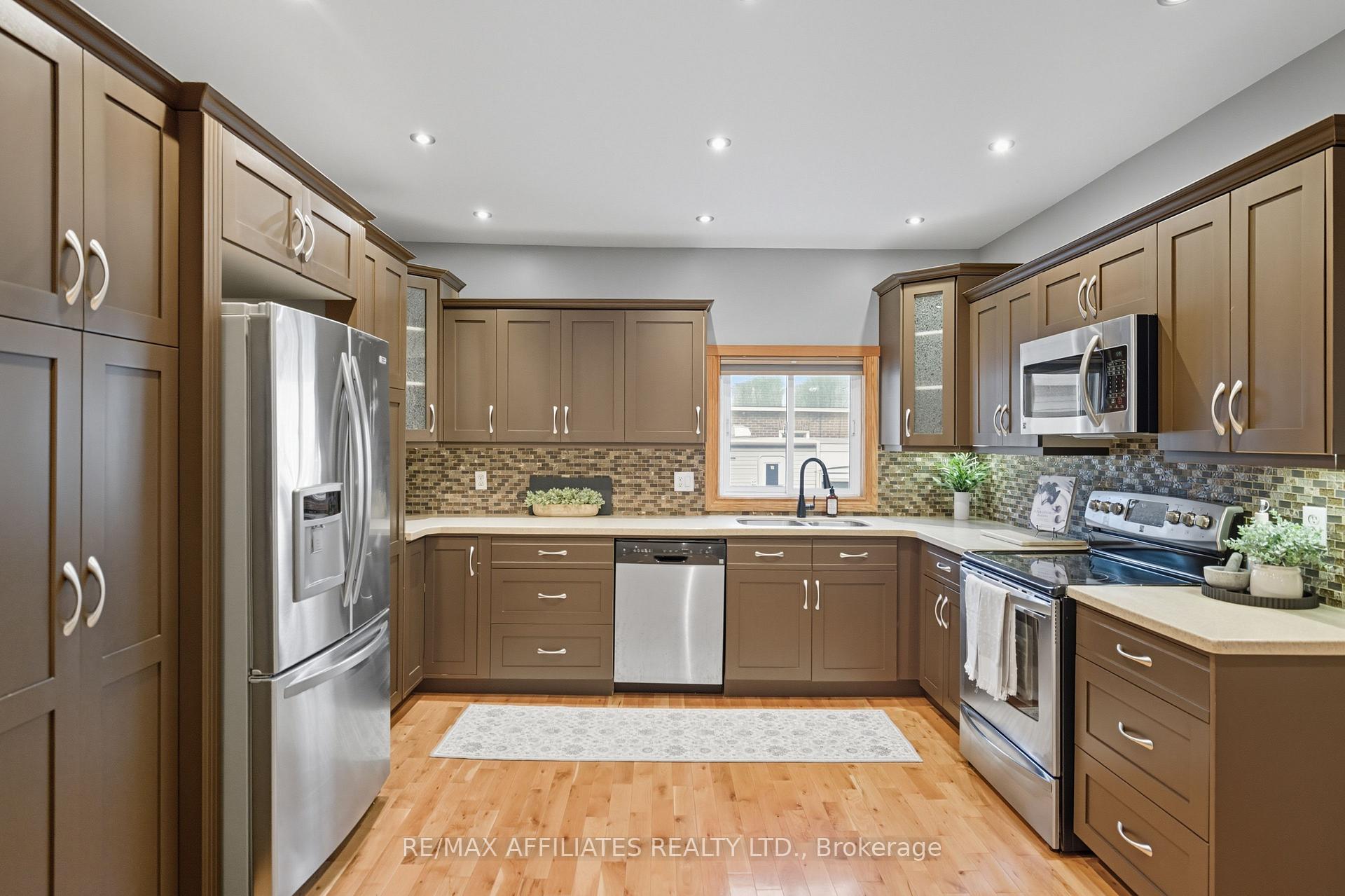 Photo 27 of 174 Park Street W, Prescott — HOMEH