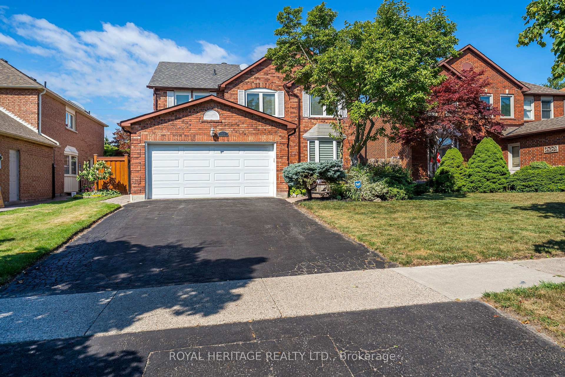 Photo 3 of 756 Stonepath Circle, Pickering, Amberlea — HOMEH