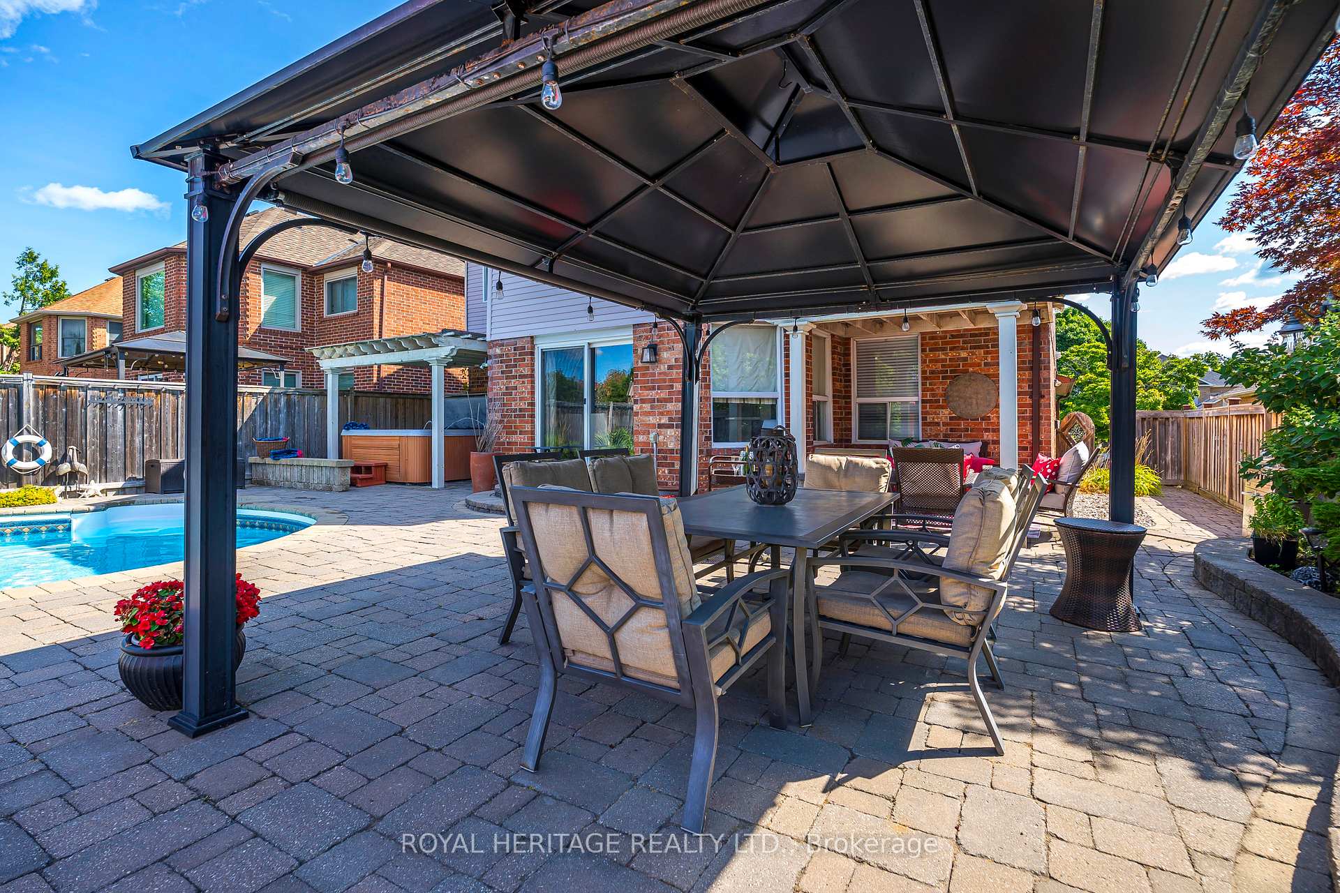 Photo 43 of 756 Stonepath Circle, Pickering, Amberlea — HOMEH