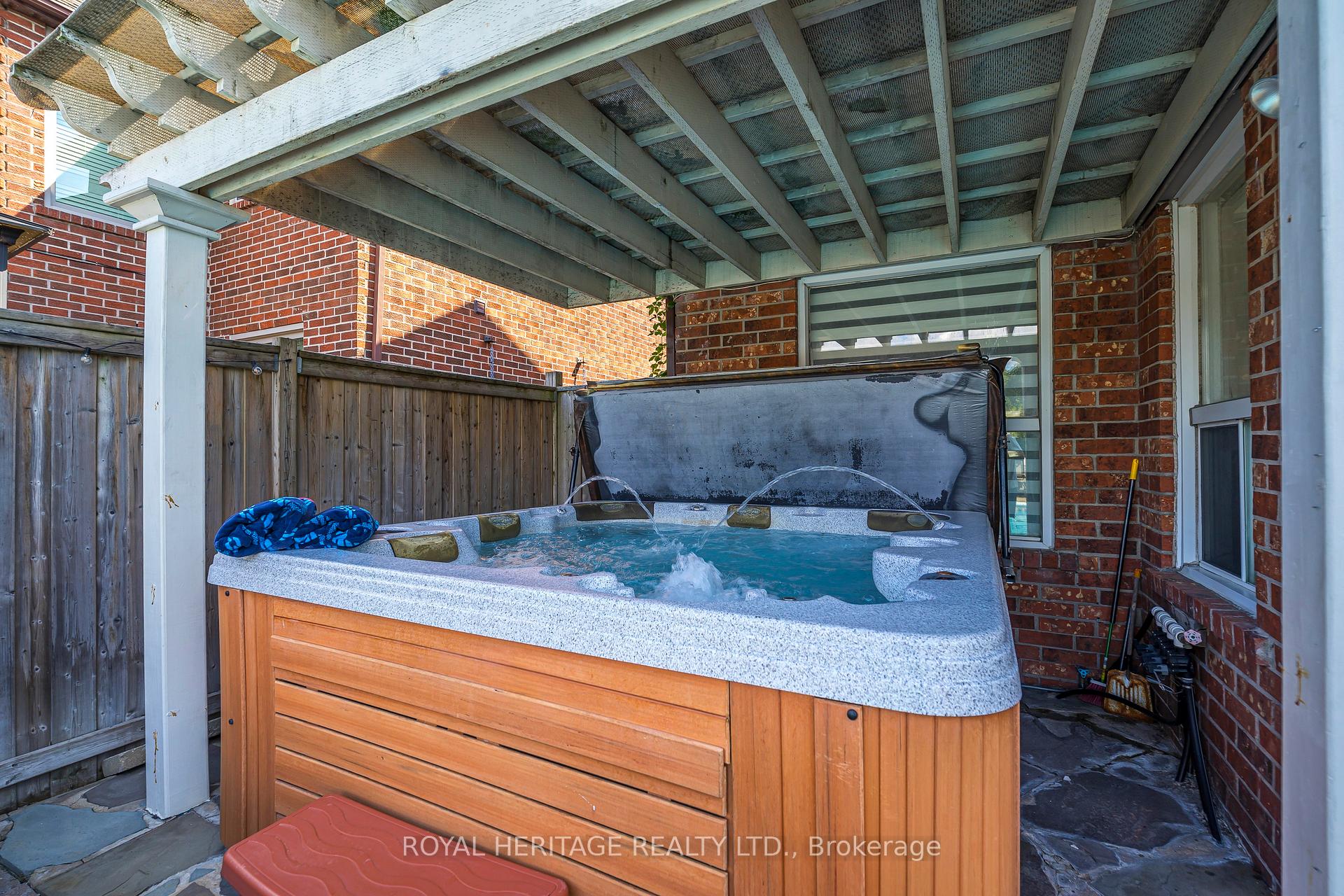 Photo 45 of 756 Stonepath Circle, Pickering, Amberlea — HOMEH
