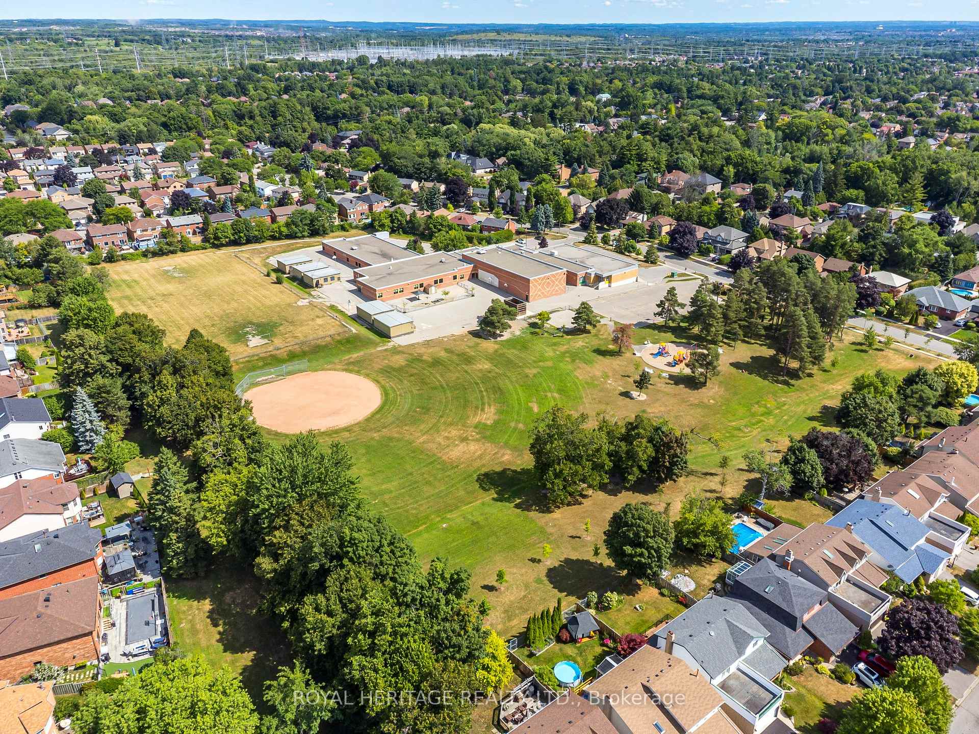 Photo 48 of 756 Stonepath Circle, Pickering, Amberlea — HOMEH