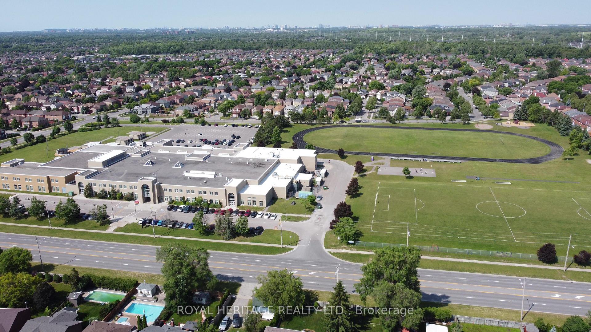 Photo 49 of 756 Stonepath Circle, Pickering, Amberlea — HOMEH
