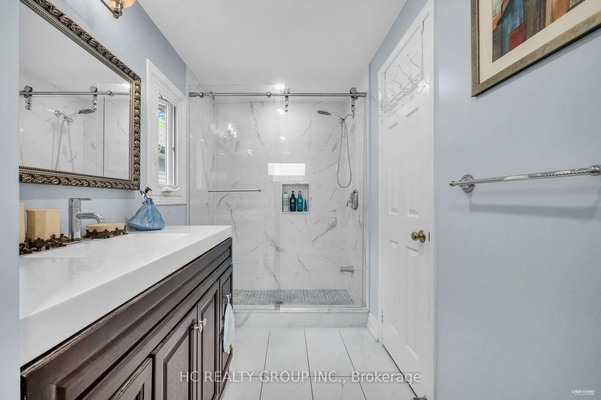Photo 6 of 1708 Echo Point Court, Pickering, Liverpool — HOMEH