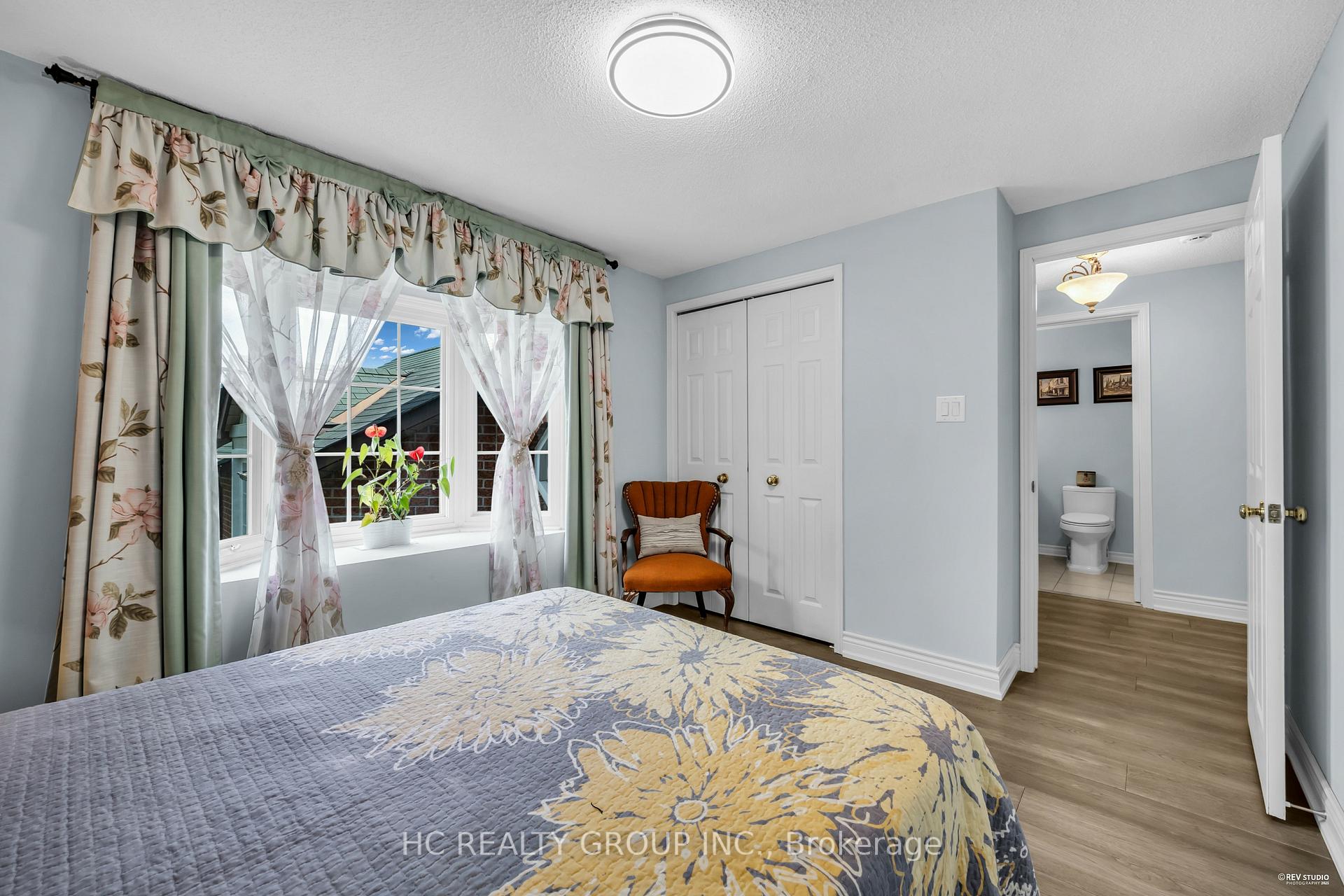 Photo 9 of 1708 Echo Point Court, Pickering, Liverpool — HOMEH