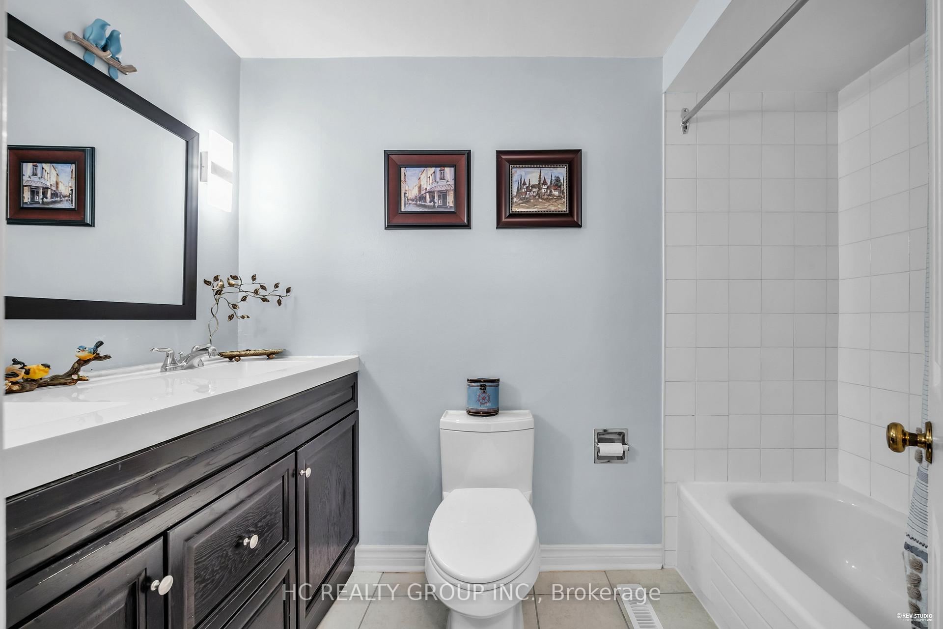Photo 12 of 1708 Echo Point Court, Pickering, Liverpool — HOMEH