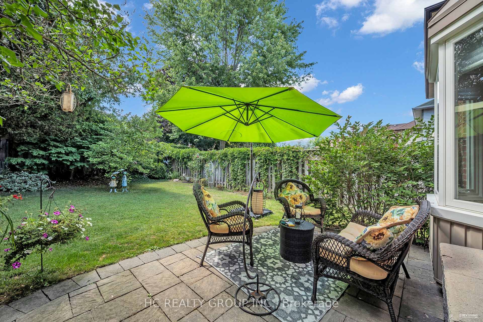 Photo 18 of 1708 Echo Point Court, Pickering, Liverpool — HOMEH