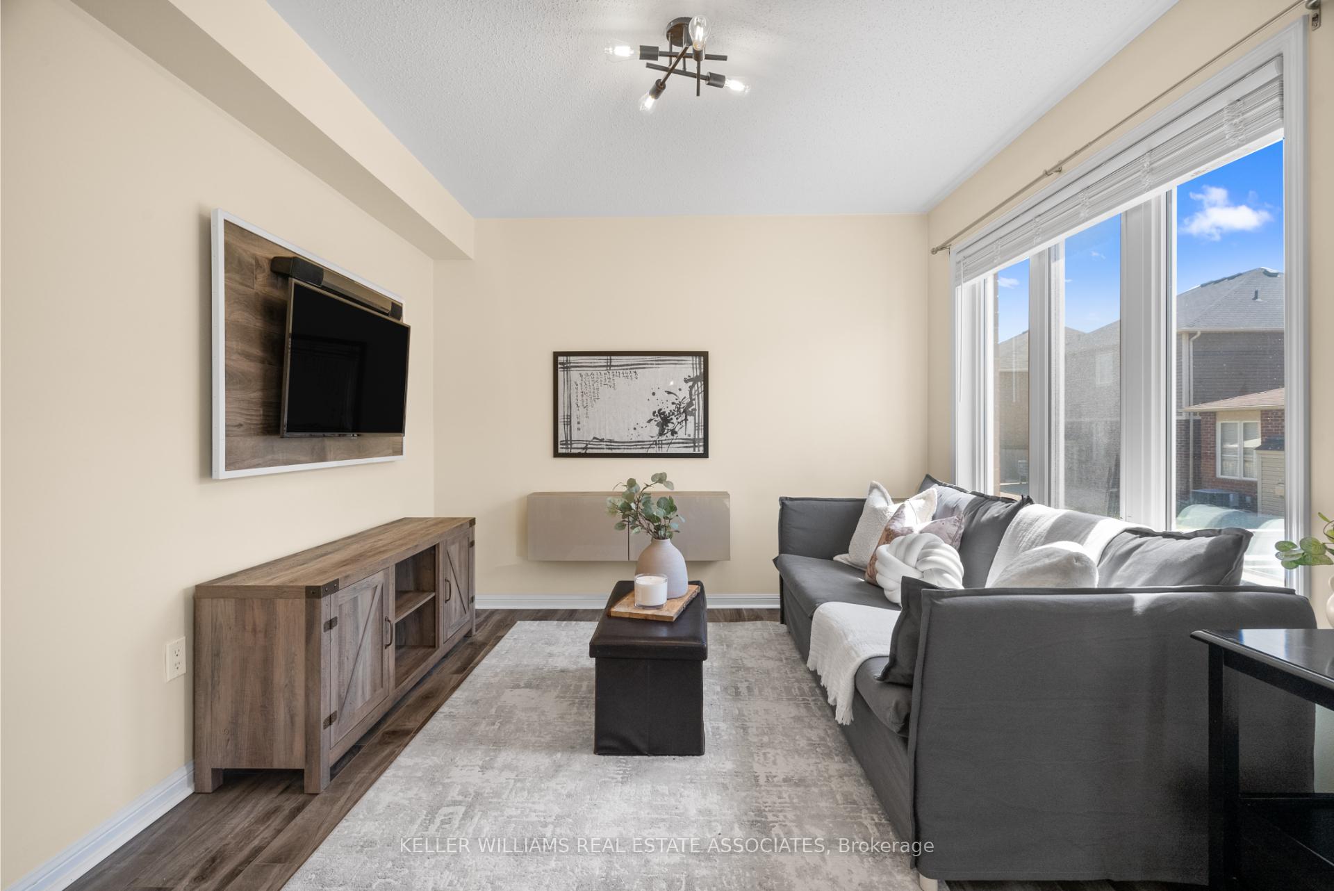 Photo 11 of 269 Mortimer Crescent, Milton, Harrison — HOMEH