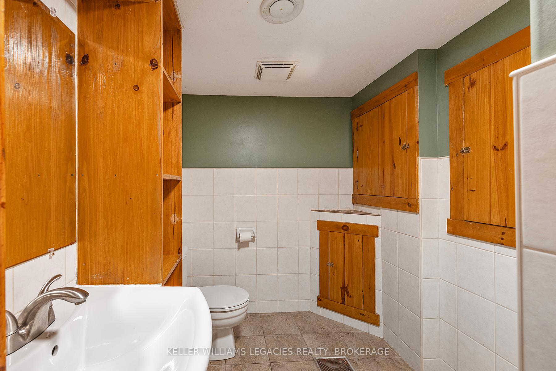 Photo 32 of 59 Joseph Street, Kingston, East of Sir John A. Blvd — HOMEH