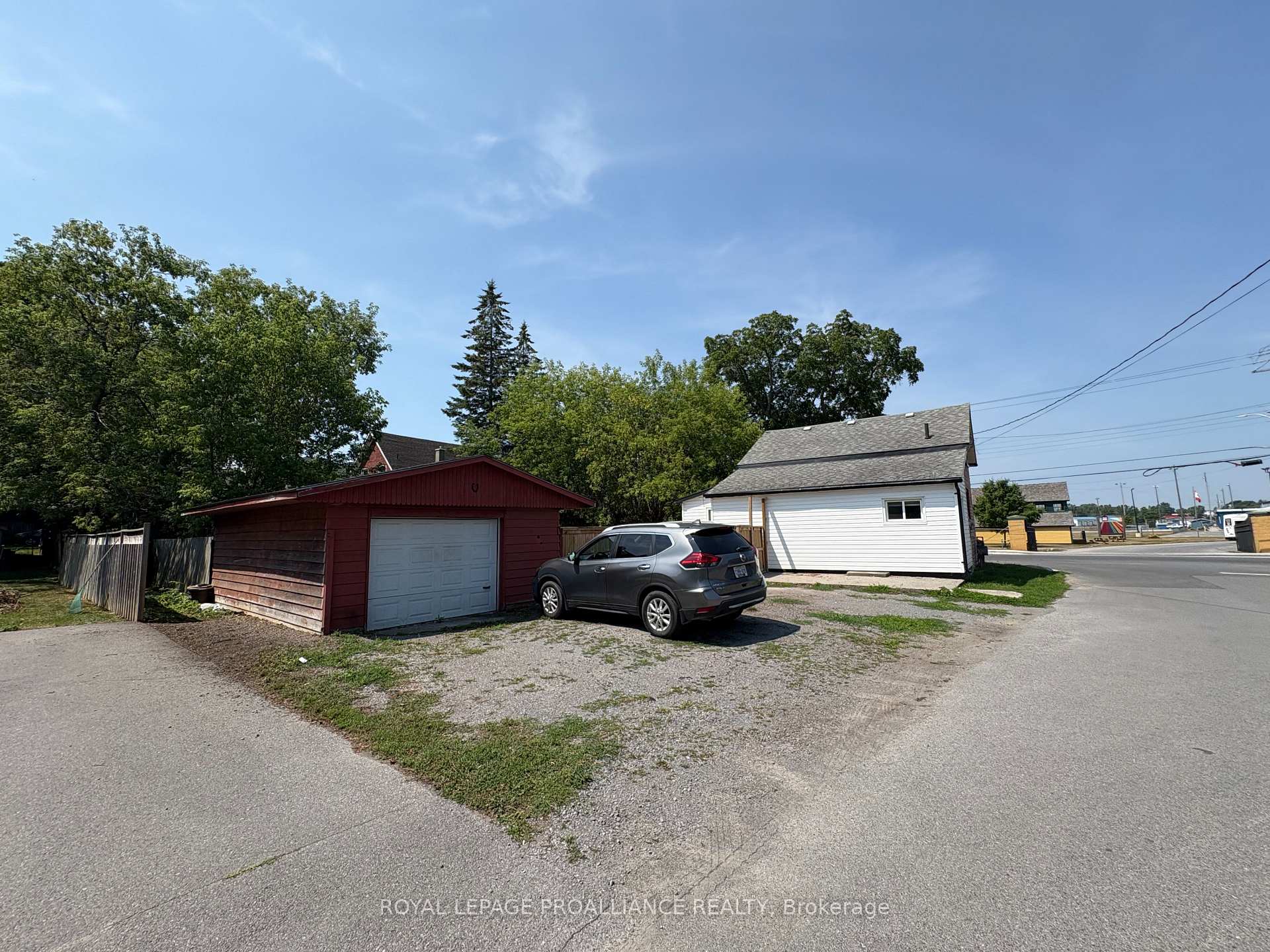 Photo 4 of 374 Main Street, Prince Edward County, Picton Ward — HOMEH