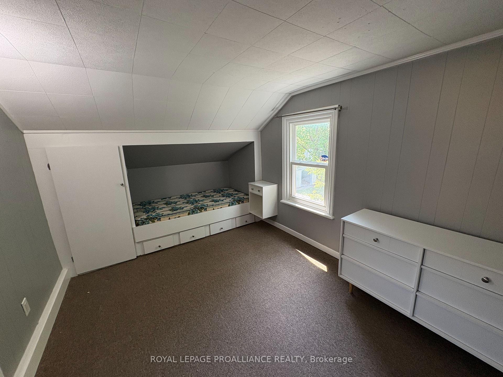 Photo 16 of 374 Main Street, Prince Edward County, Picton Ward — HOMEH