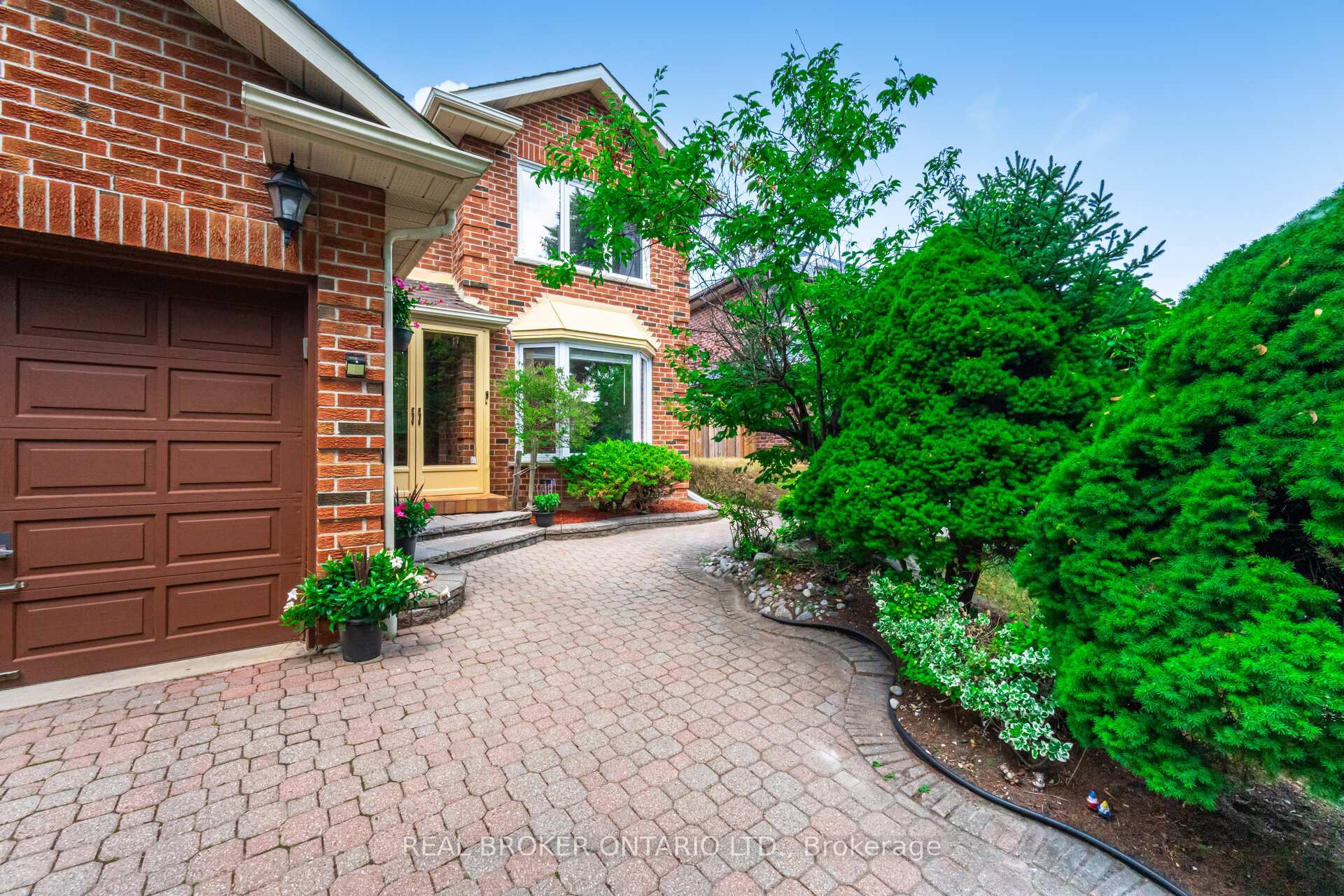 Photo 4 of 206 Gwendolyn Street, Pickering, Rougemount — HOMEH