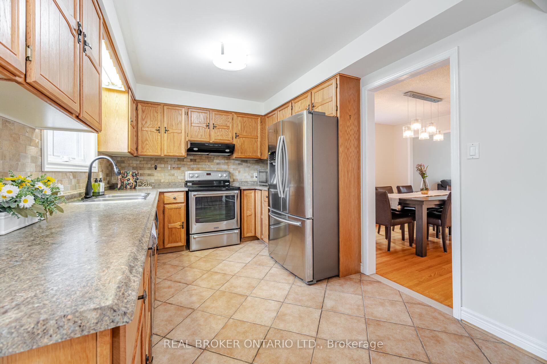Photo 10 of 206 Gwendolyn Street, Pickering, Rougemount — HOMEH