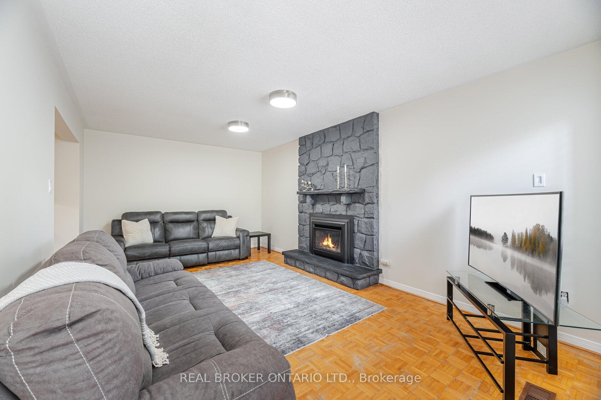 Photo 17 of 206 Gwendolyn Street, Pickering, Rougemount — HOMEH