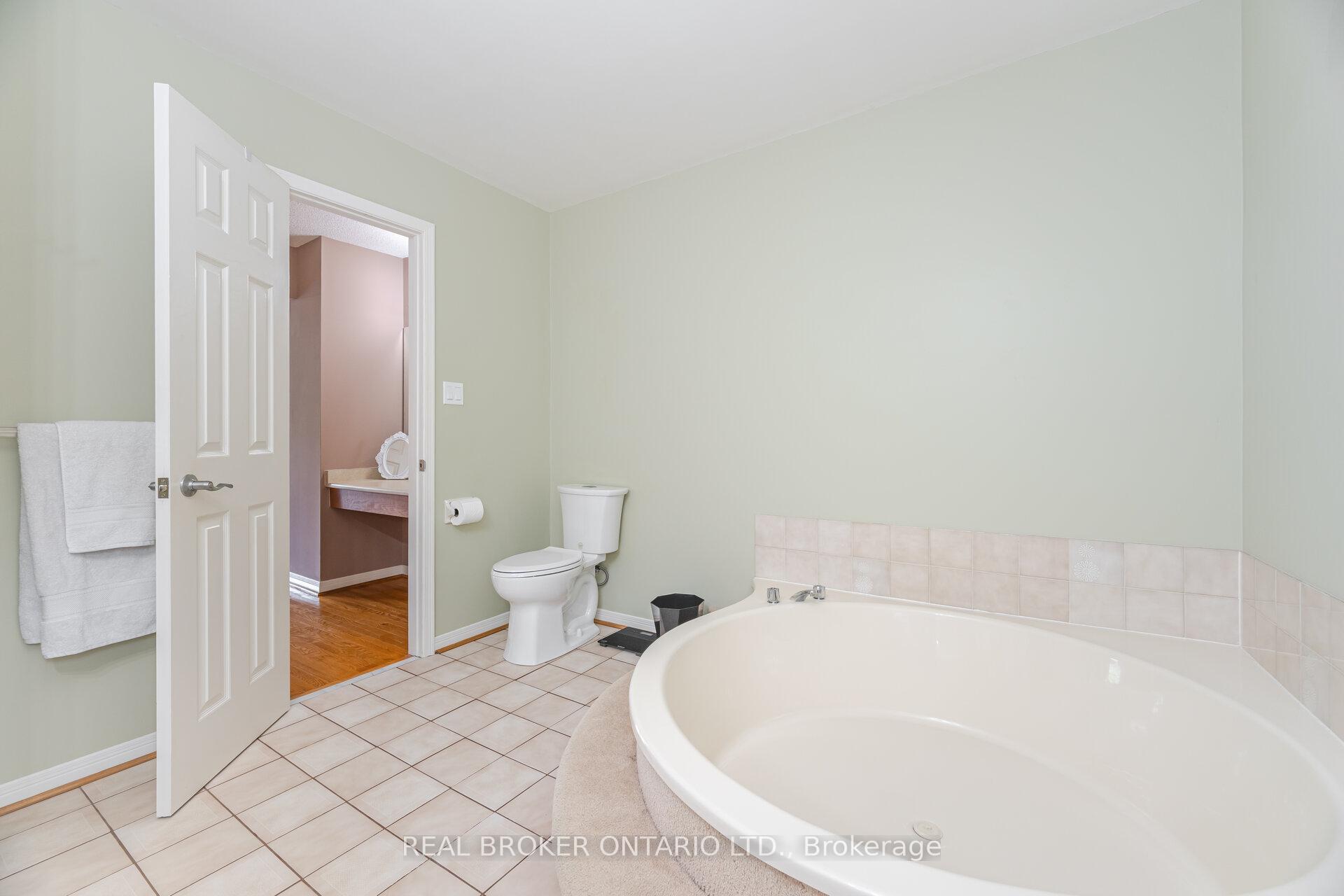 Photo 31 of 206 Gwendolyn Street, Pickering, Rougemount — HOMEH