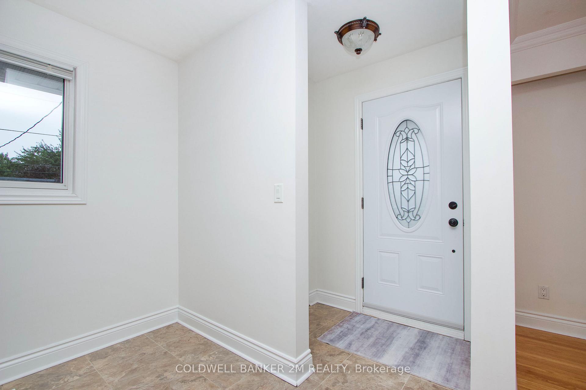 Photo 4 of 409 Fairlawn Street, Oshawa, McLaughlin — HOMEH