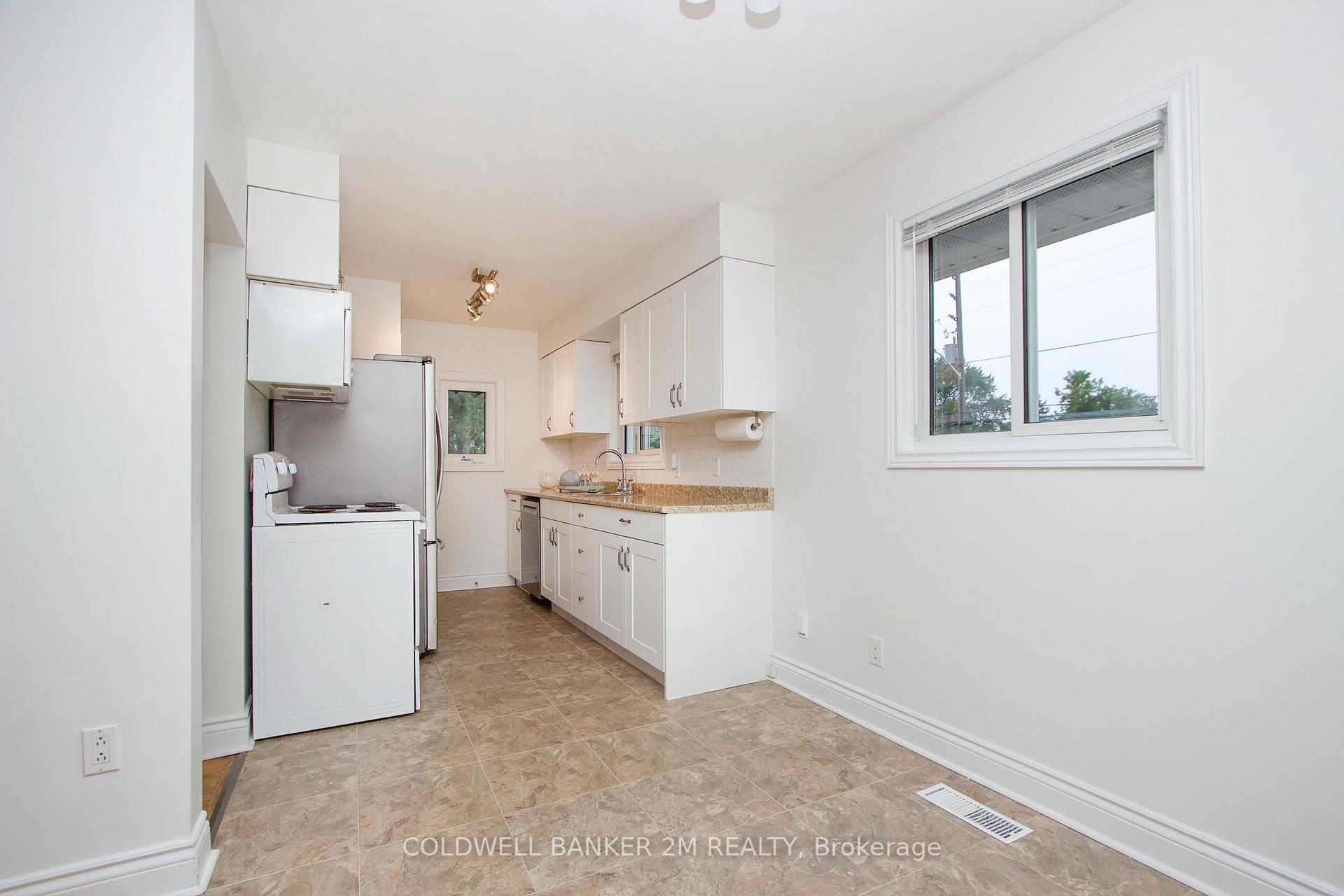 Photo 5 of 409 Fairlawn Street, Oshawa, McLaughlin — HOMEH