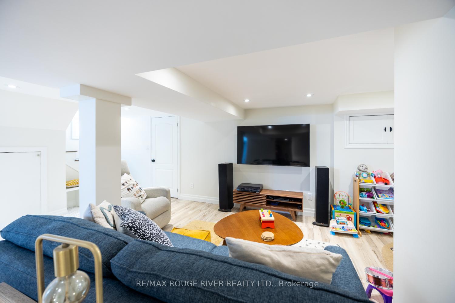 Photo 37 of 345 Masson Street, Oshawa, O'Neill — HOMEH