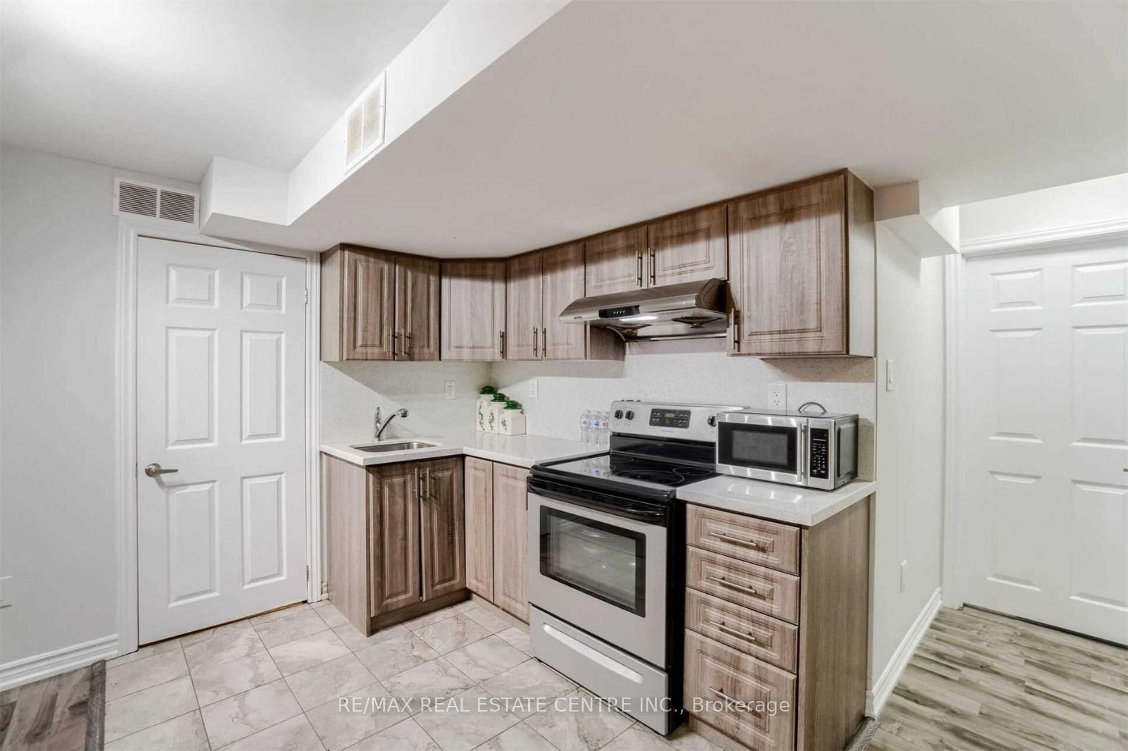 Photo 7 of Unit Bsmt, 856 Paupst Place, Milton, Willmott — HOMEH