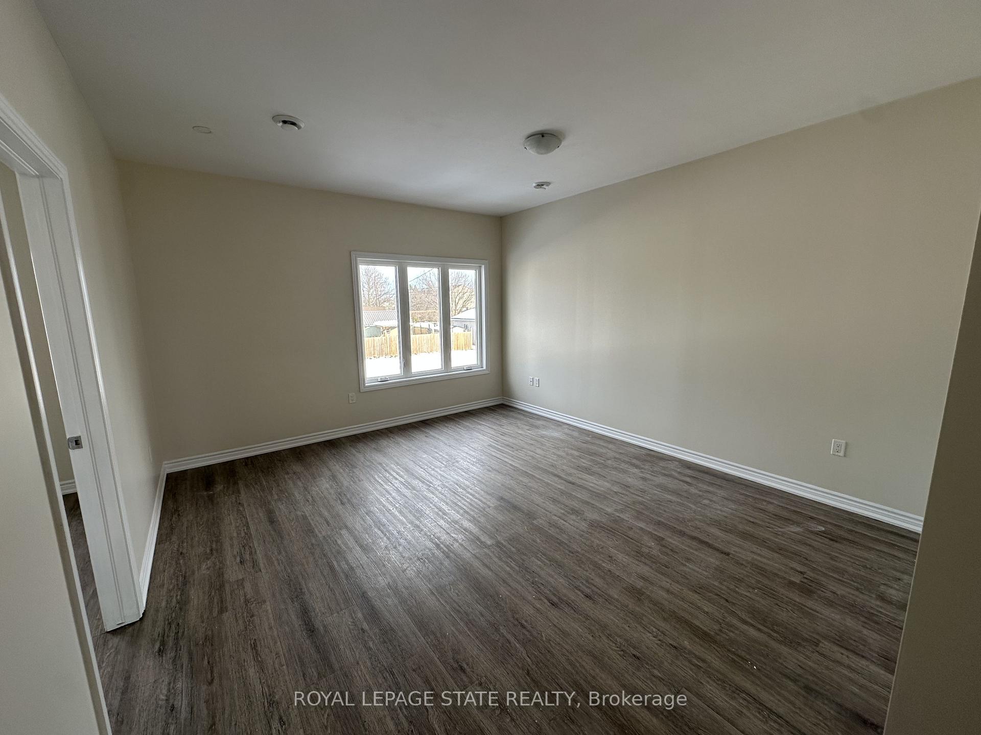 Photo 5 of 248 Port Colborne Drive, Port Colborne, Main Street — HOMEH