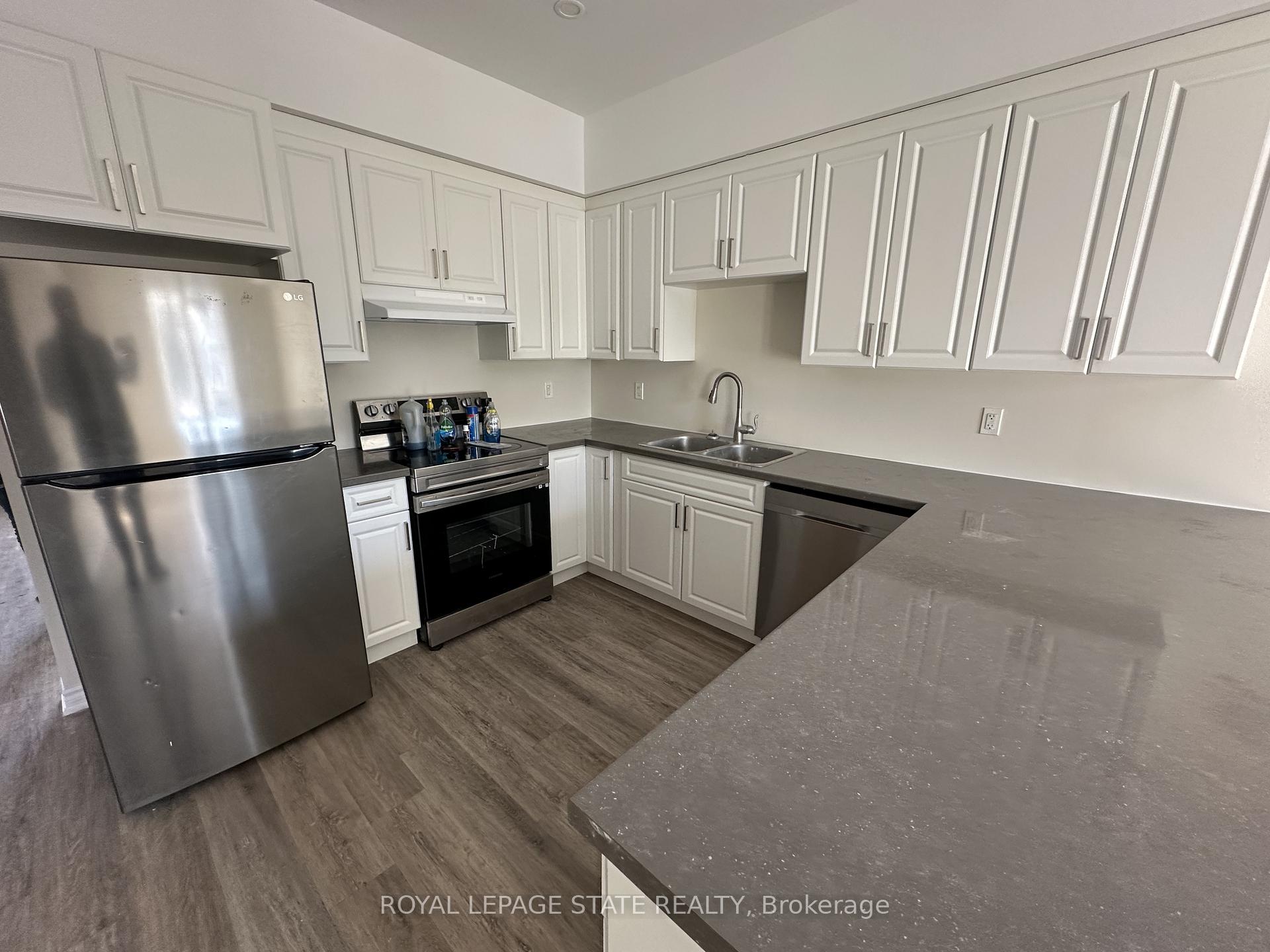 Photo 6 of 248 Port Colborne Drive, Port Colborne, Main Street — HOMEH