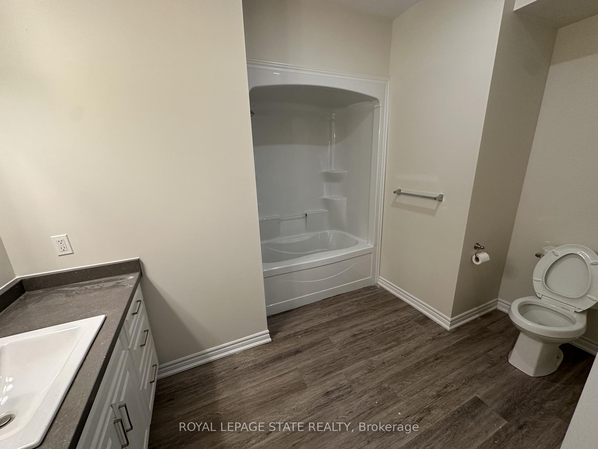 Photo 11 of 248 Port Colborne Drive, Port Colborne, Main Street — HOMEH