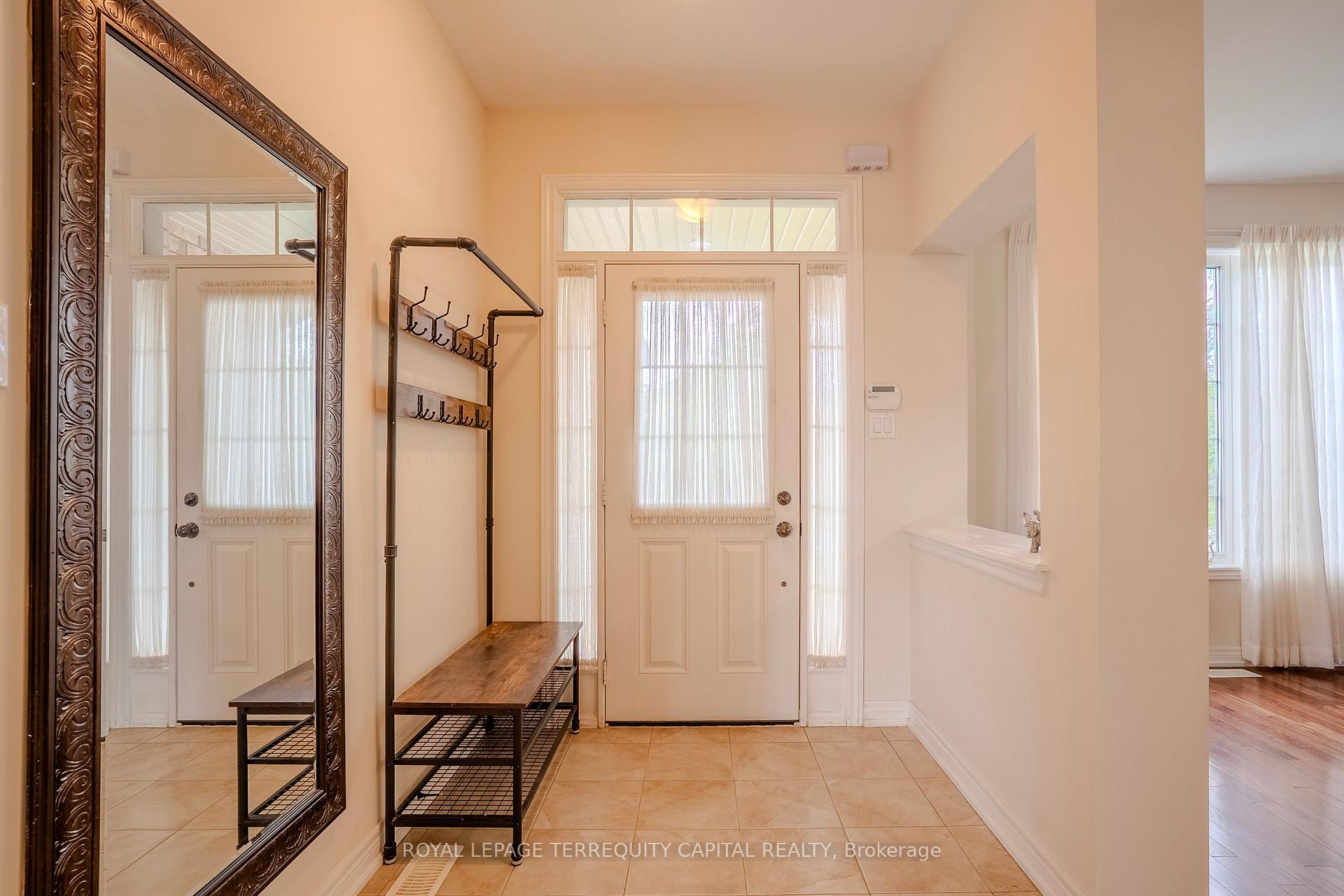 Photo 3 of 9072 Kudlac Street, Niagara Falls, Forestview — HOMEH