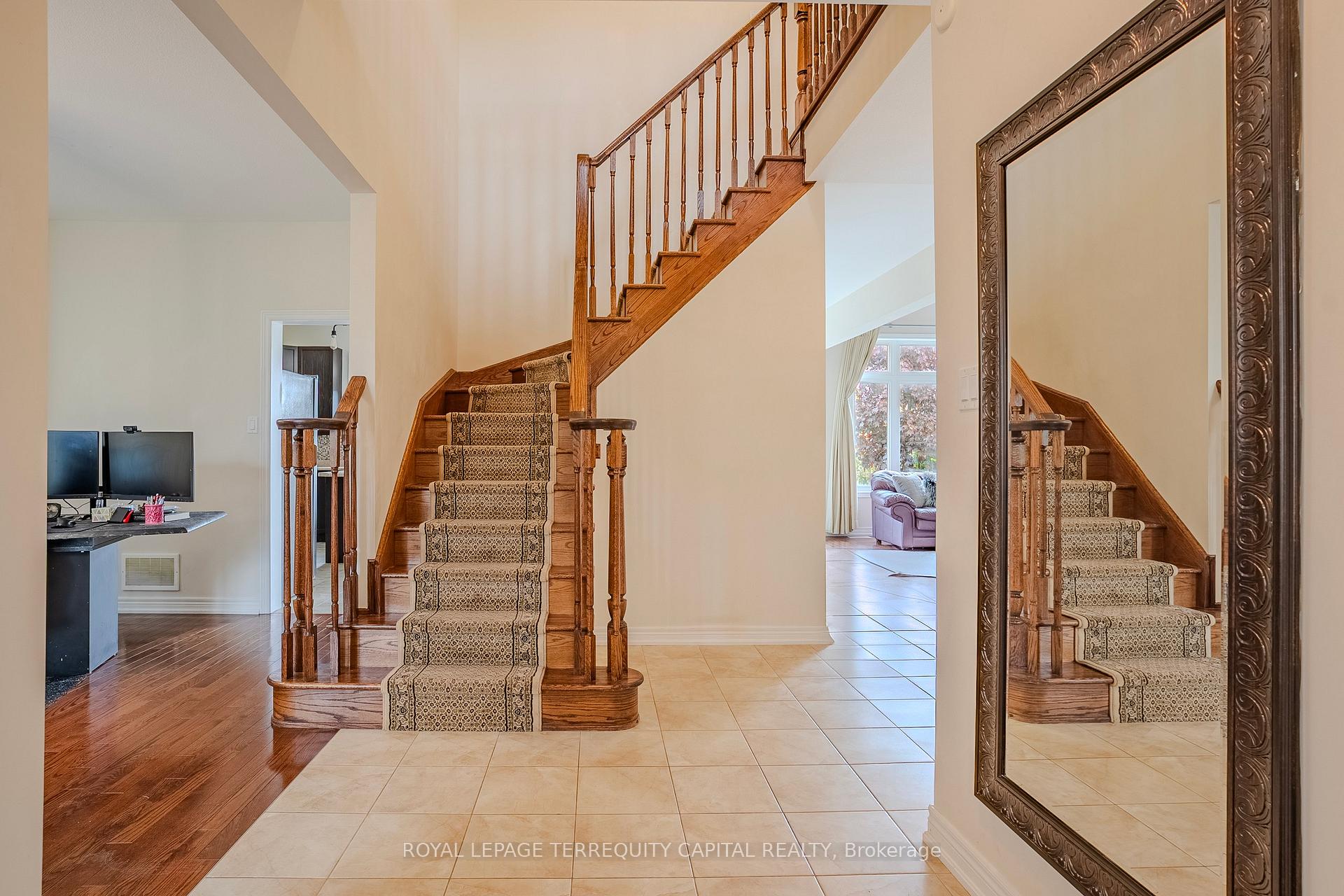 Photo 4 of 9072 Kudlac Street, Niagara Falls, Forestview — HOMEH