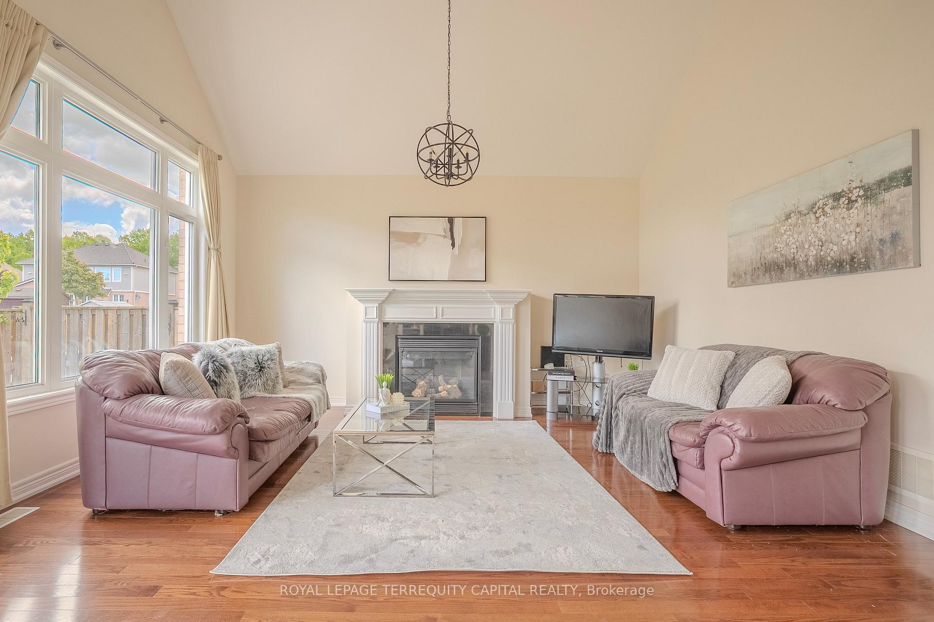 Photo 8 of 9072 Kudlac Street, Niagara Falls, Forestview — HOMEH