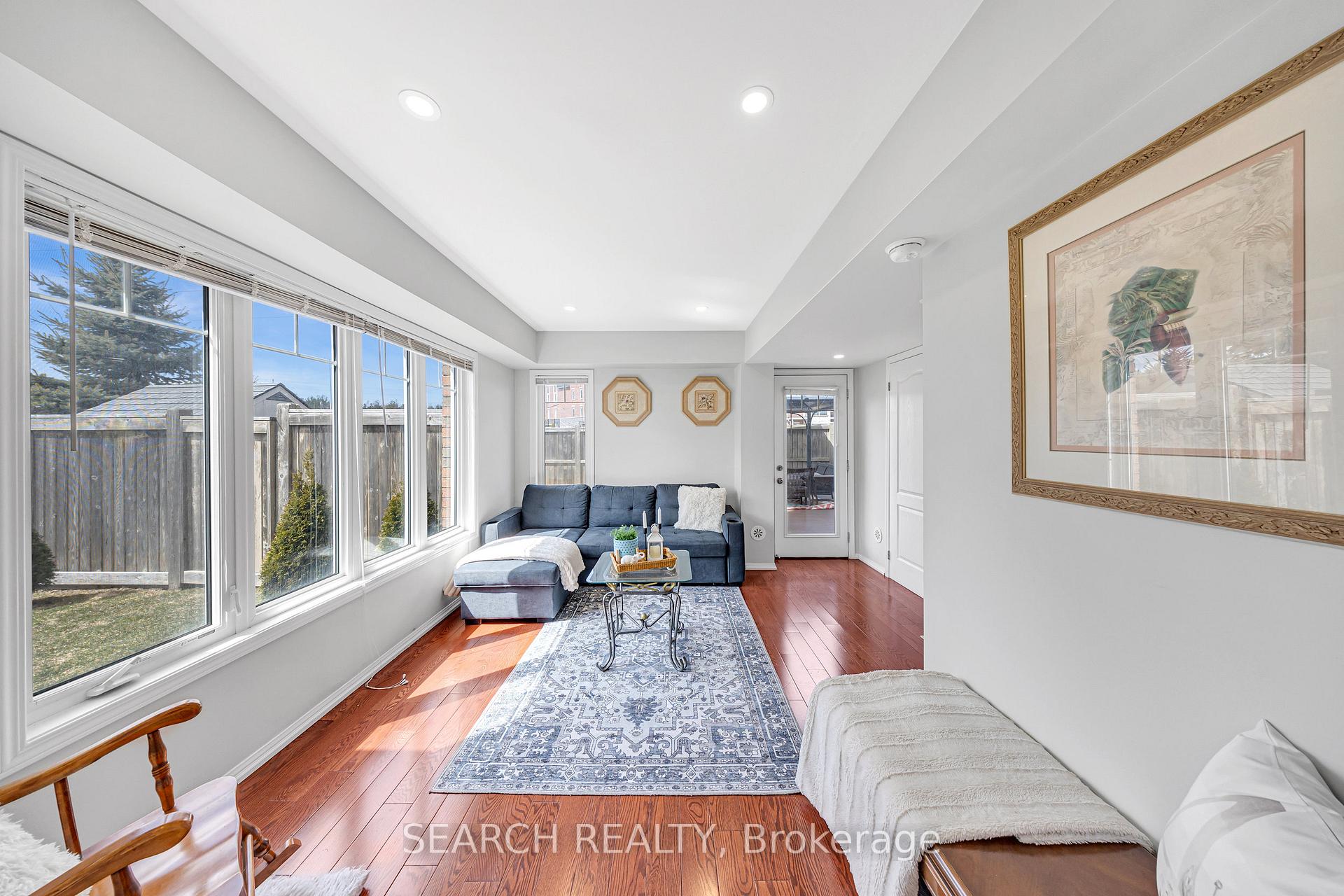 Photo 4 of 2400 Bronzedale Street, Pickering, Duffin Heights — HOMEH