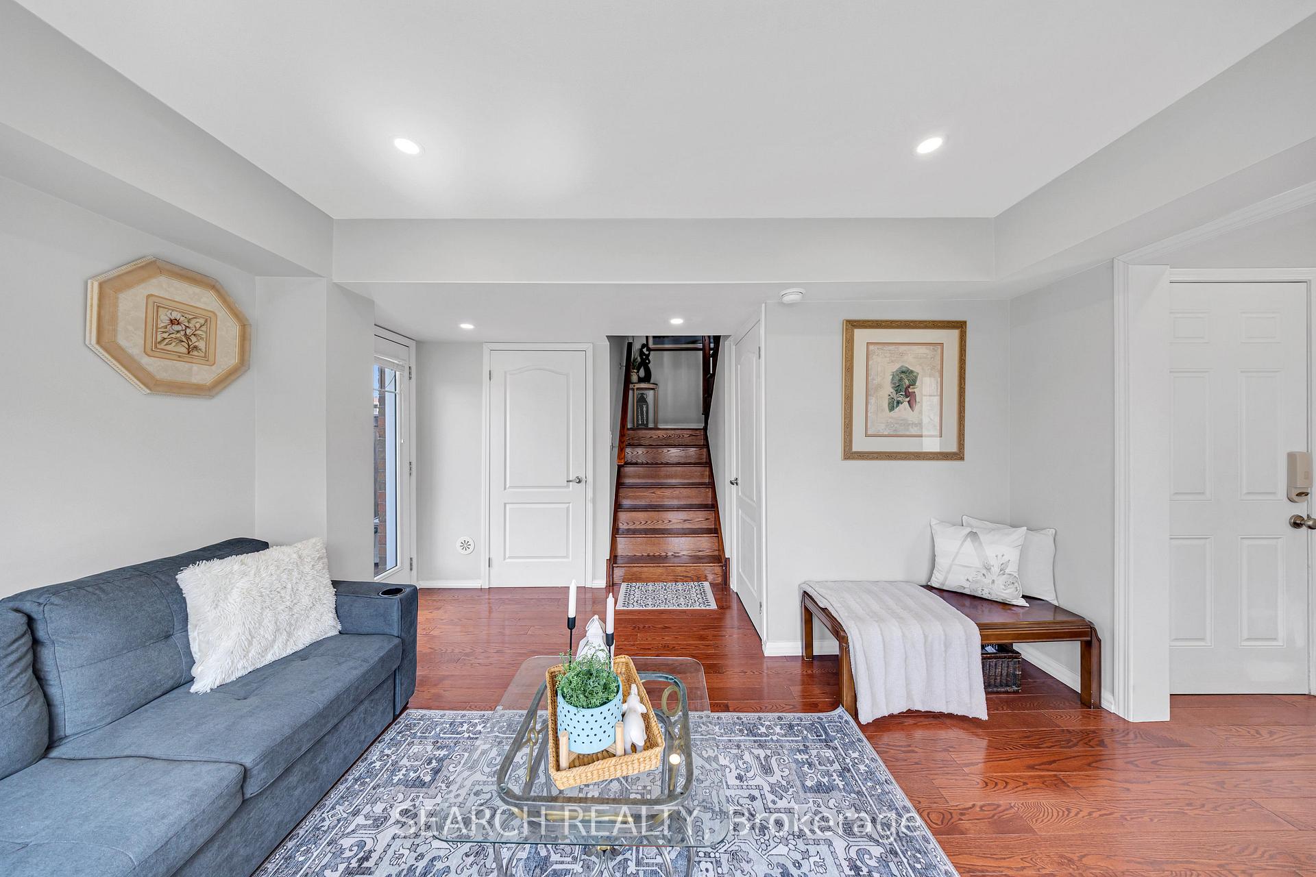 Photo 5 of 2400 Bronzedale Street, Pickering, Duffin Heights — HOMEH