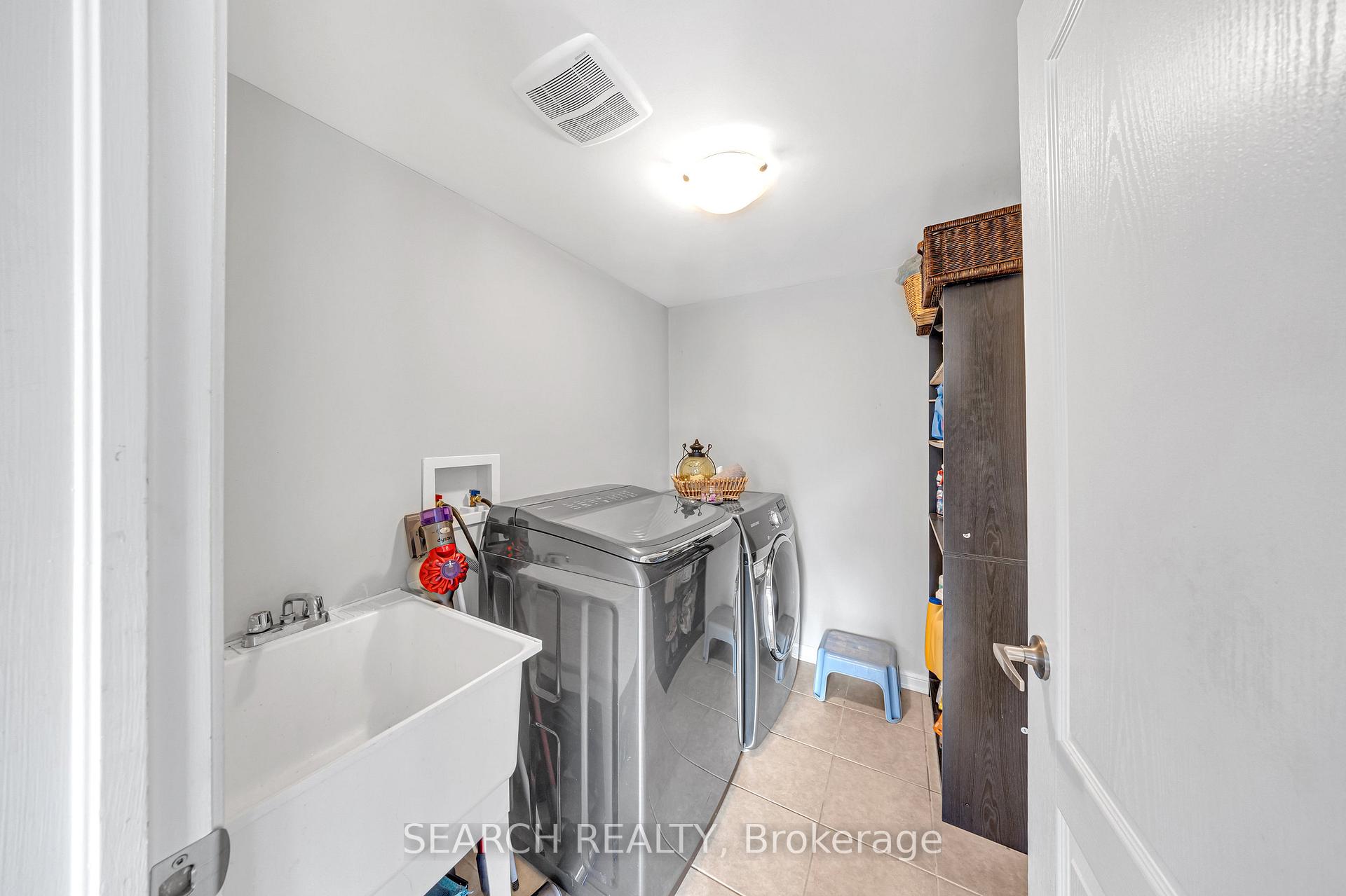 Photo 14 of 2400 Bronzedale Street, Pickering, Duffin Heights — HOMEH