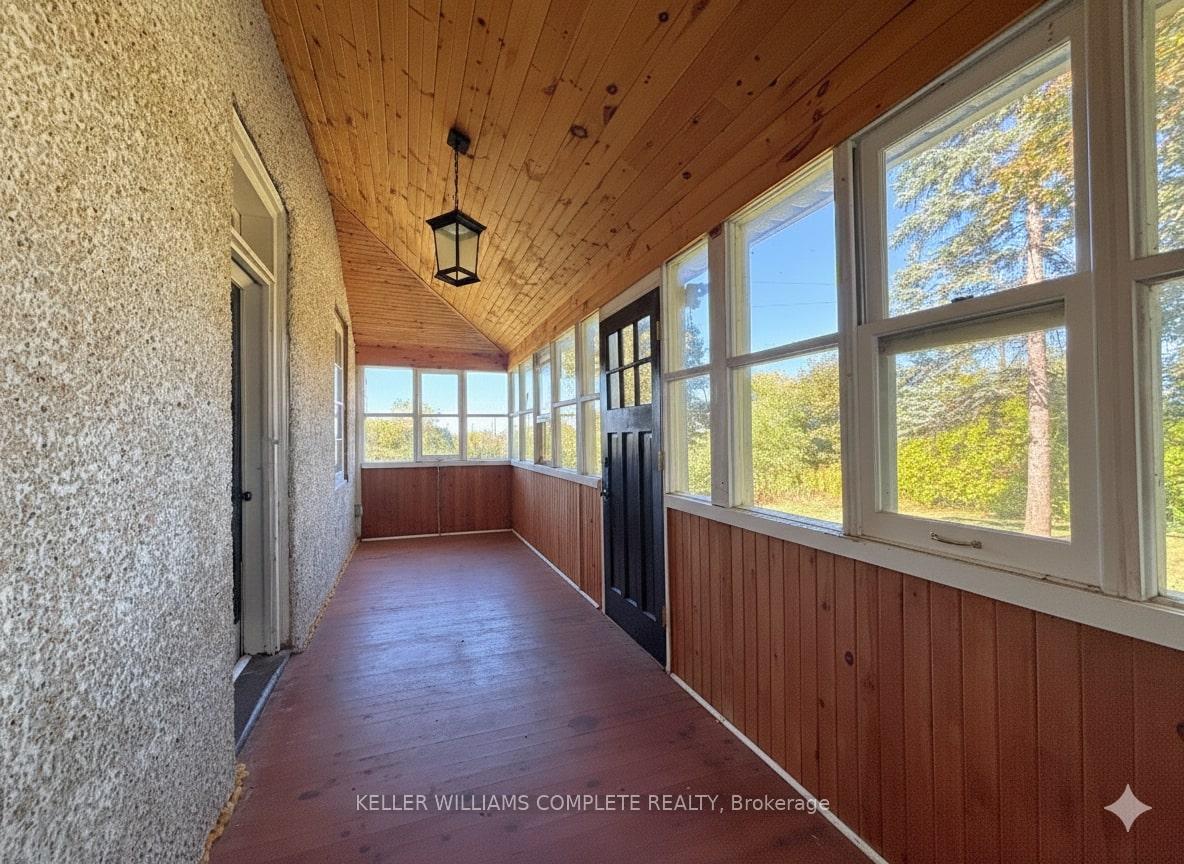 Photo 3 of 6899 Forestell Road, Puslinch, Rural Puslinch West — HOMEH