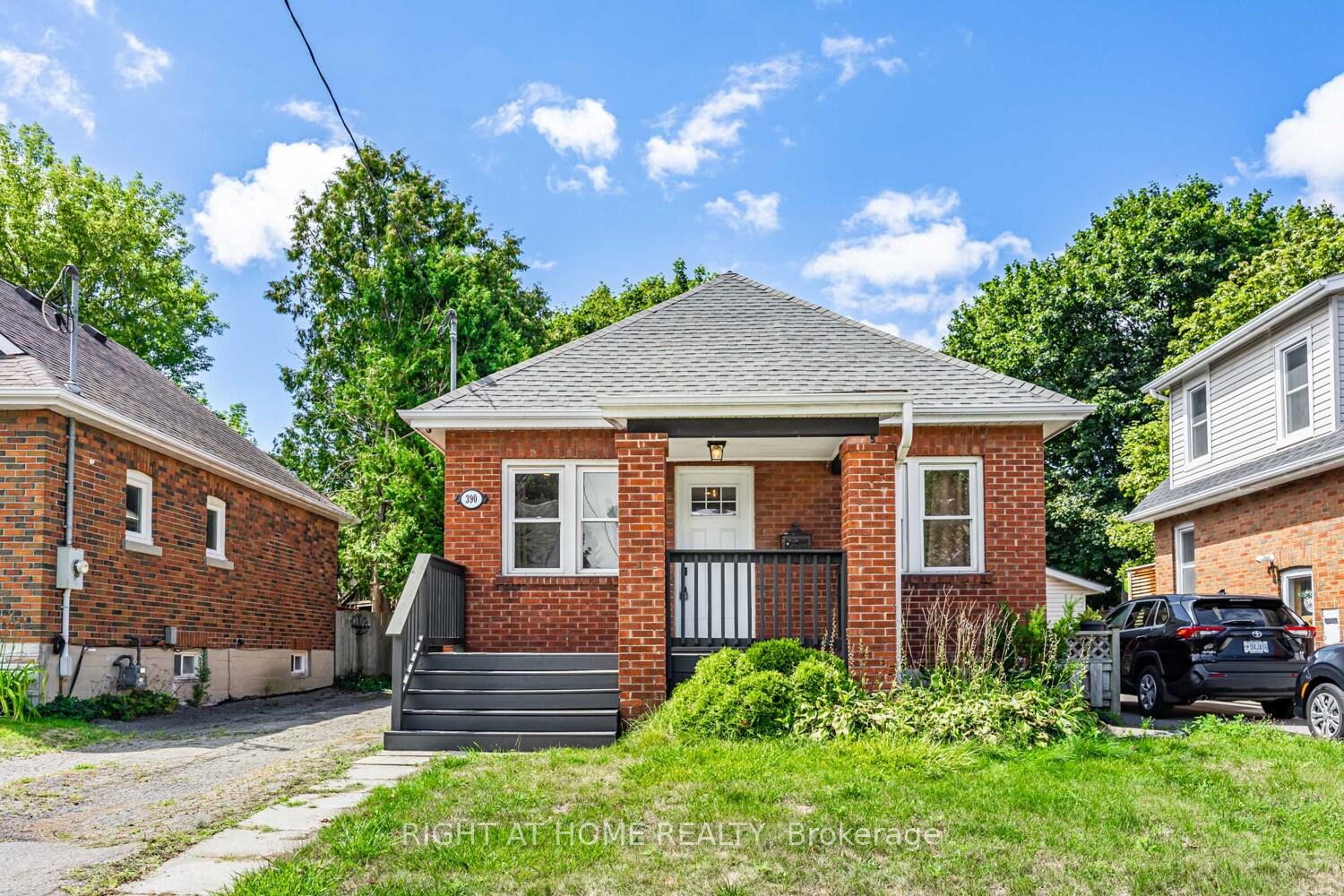 Front of 390 Jarvis Street