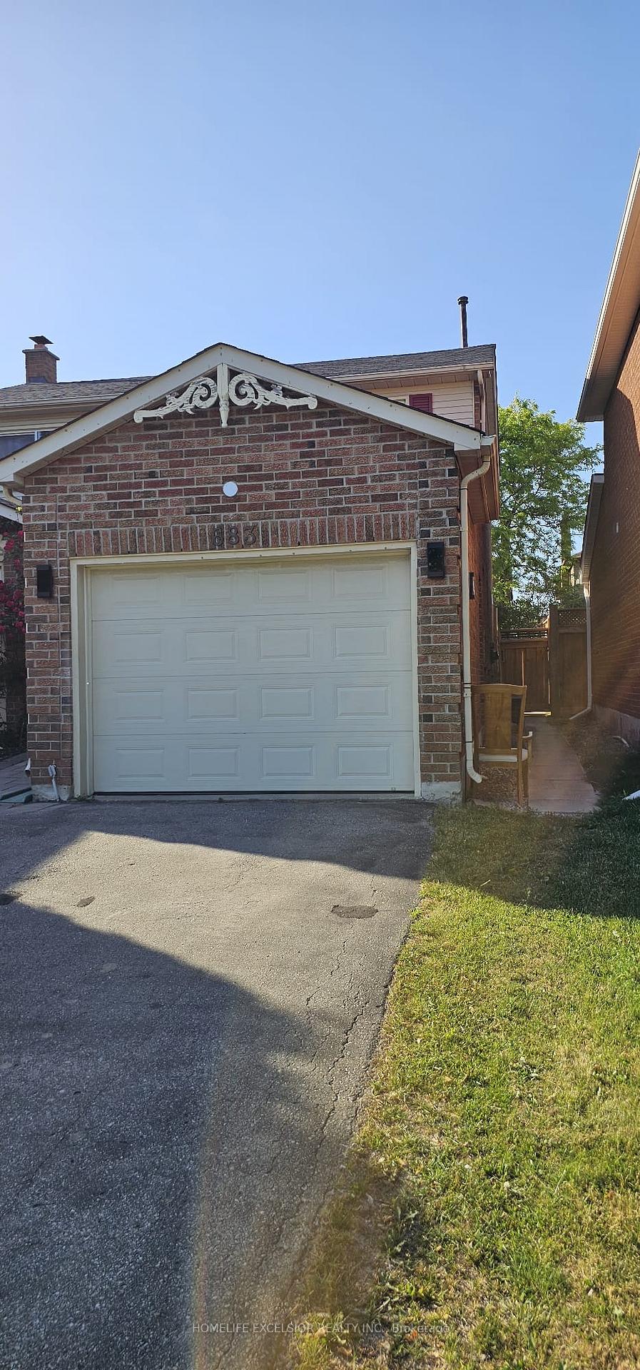 Photo 2 of 683 Chiron (Basement) Crescent, Pickering, Amberlea — HOMEH