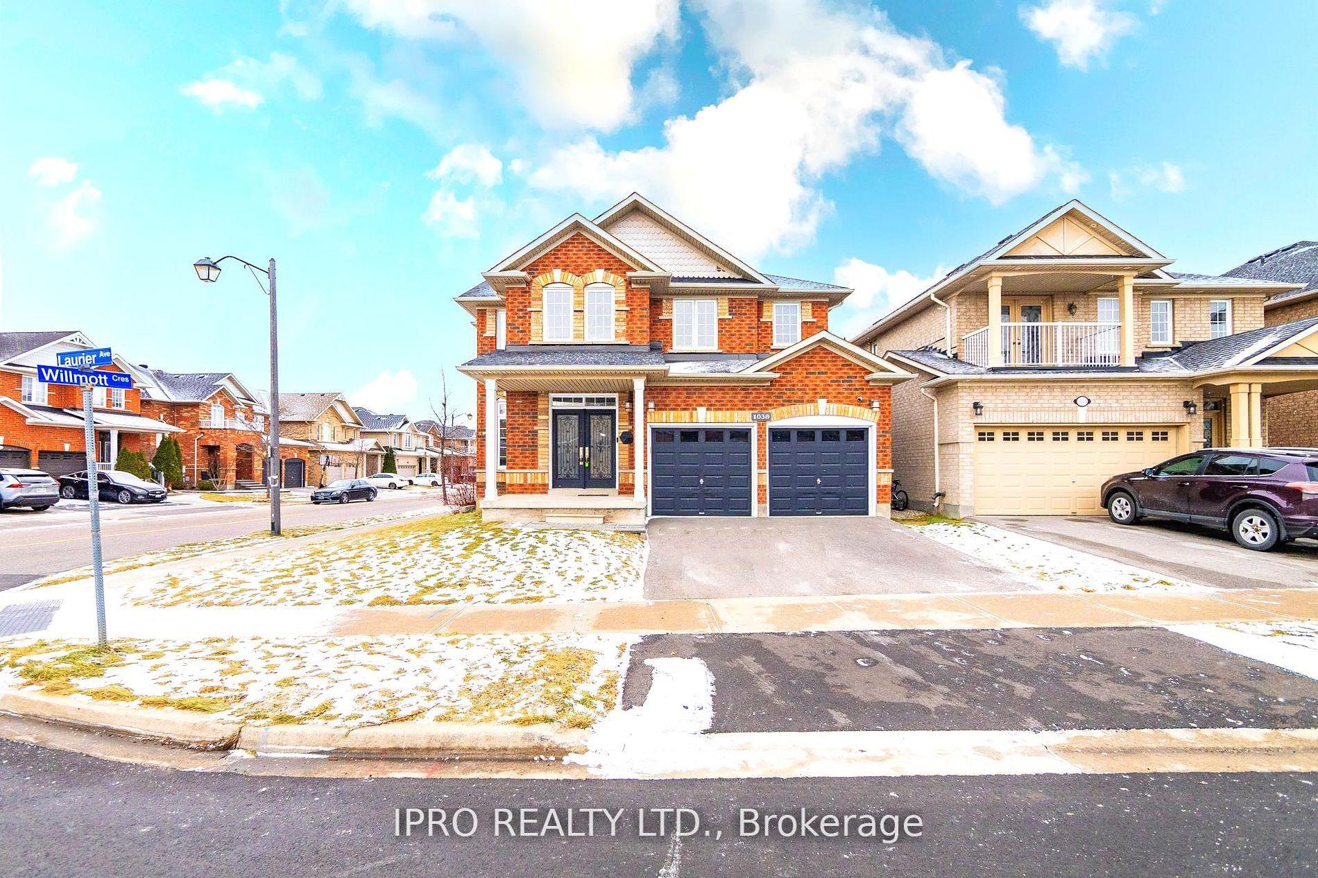 Front of 1038 Laurier Avenue