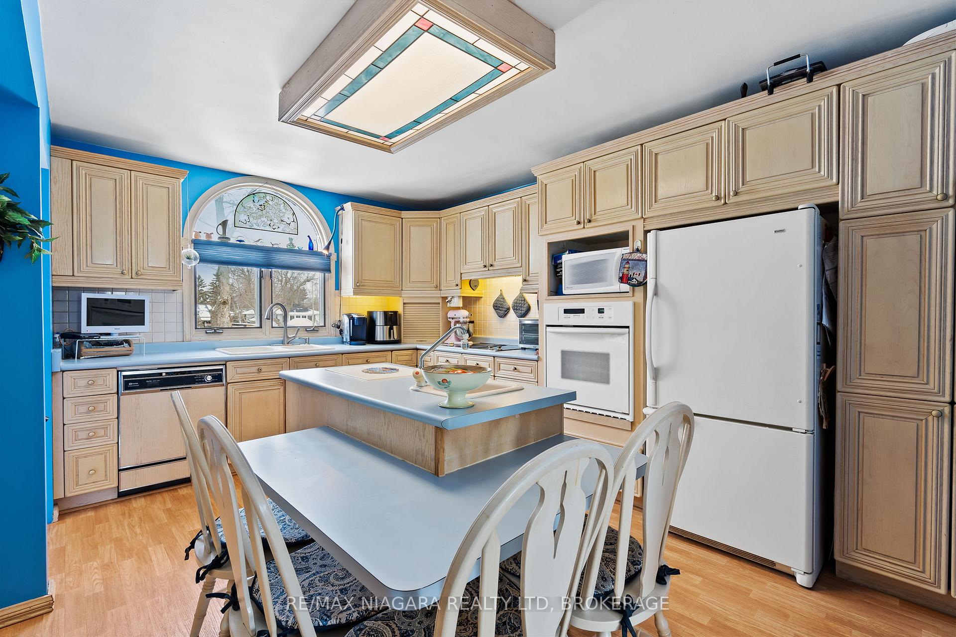 Photo 13 of 144 Tennessee Avenue, Port Colborne, Sugarloaf — HOMEH