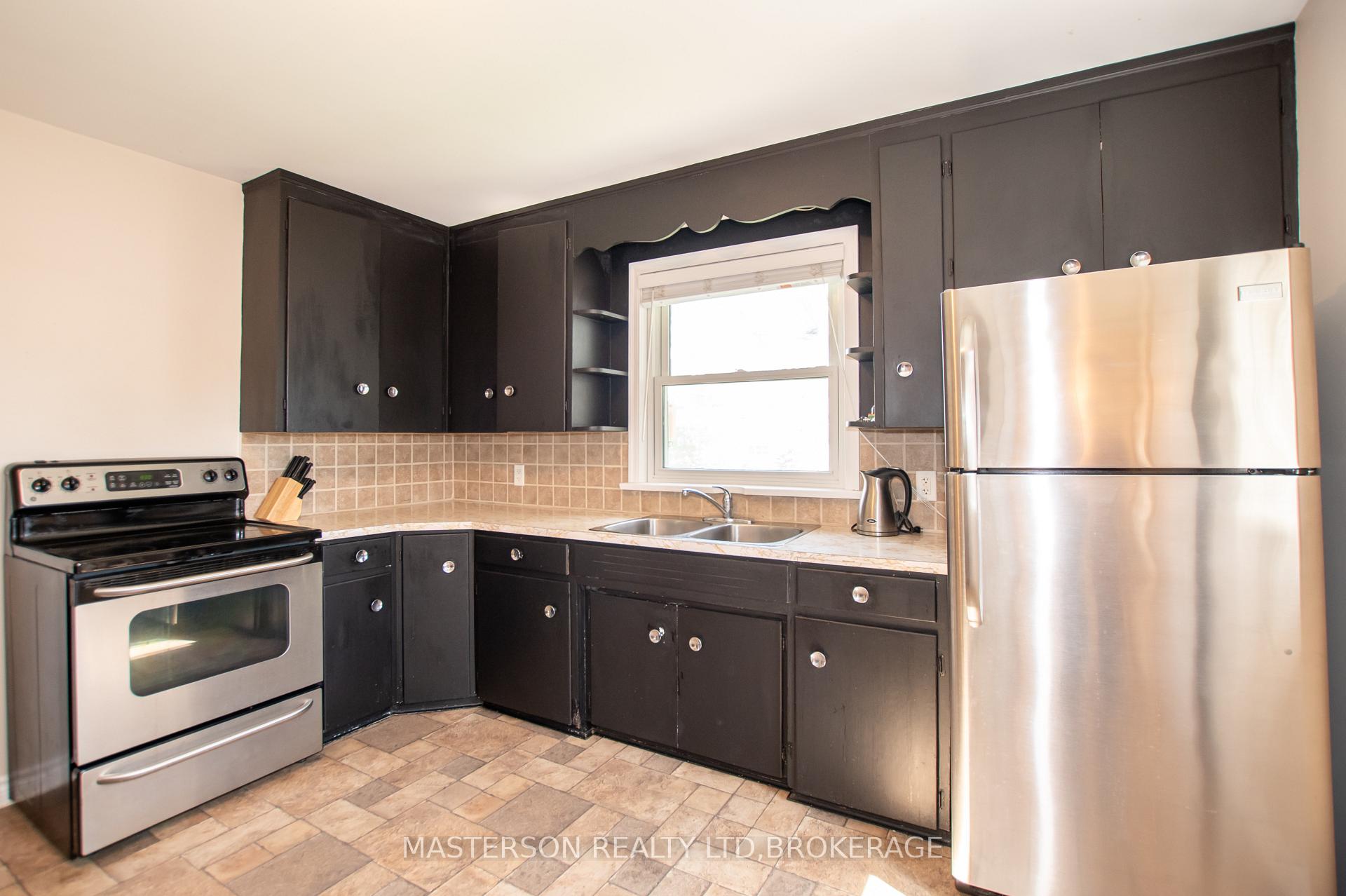 Photo 3 of 6313 Corwin Crescent, Niagara Falls, Dorchester — HOMEH