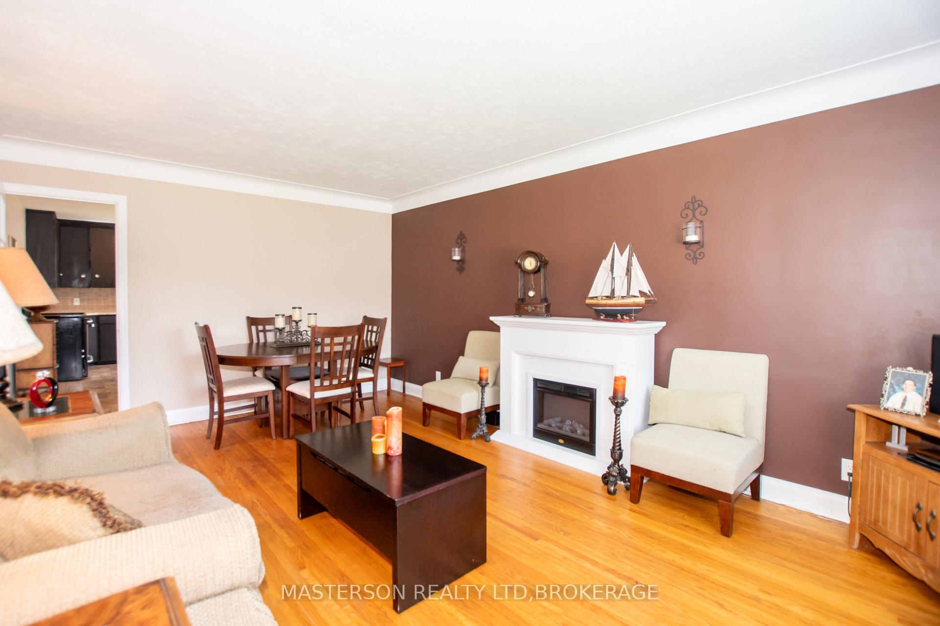 Photo 11 of 6313 Corwin Crescent, Niagara Falls, Dorchester — HOMEH