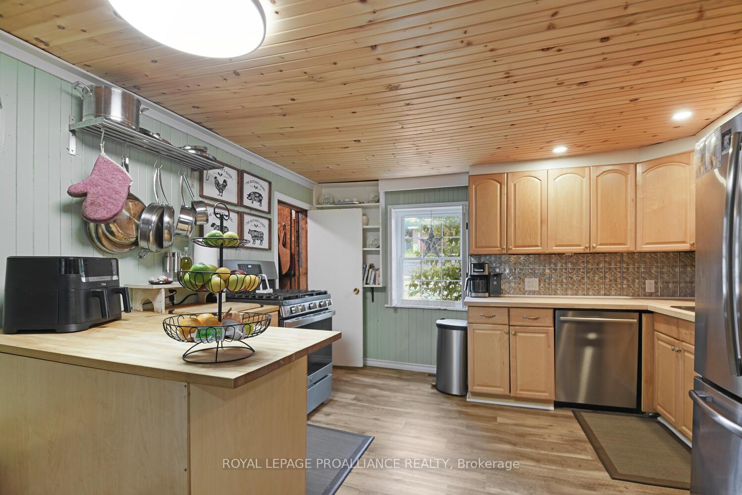 Photo 11 of 501 Dibble Street W, Prescott — HOMEH