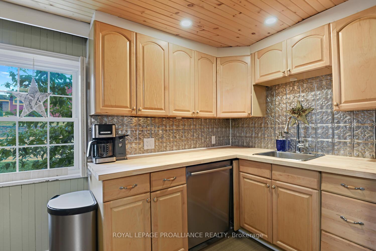 Photo 12 of 501 Dibble Street W, Prescott — HOMEH
