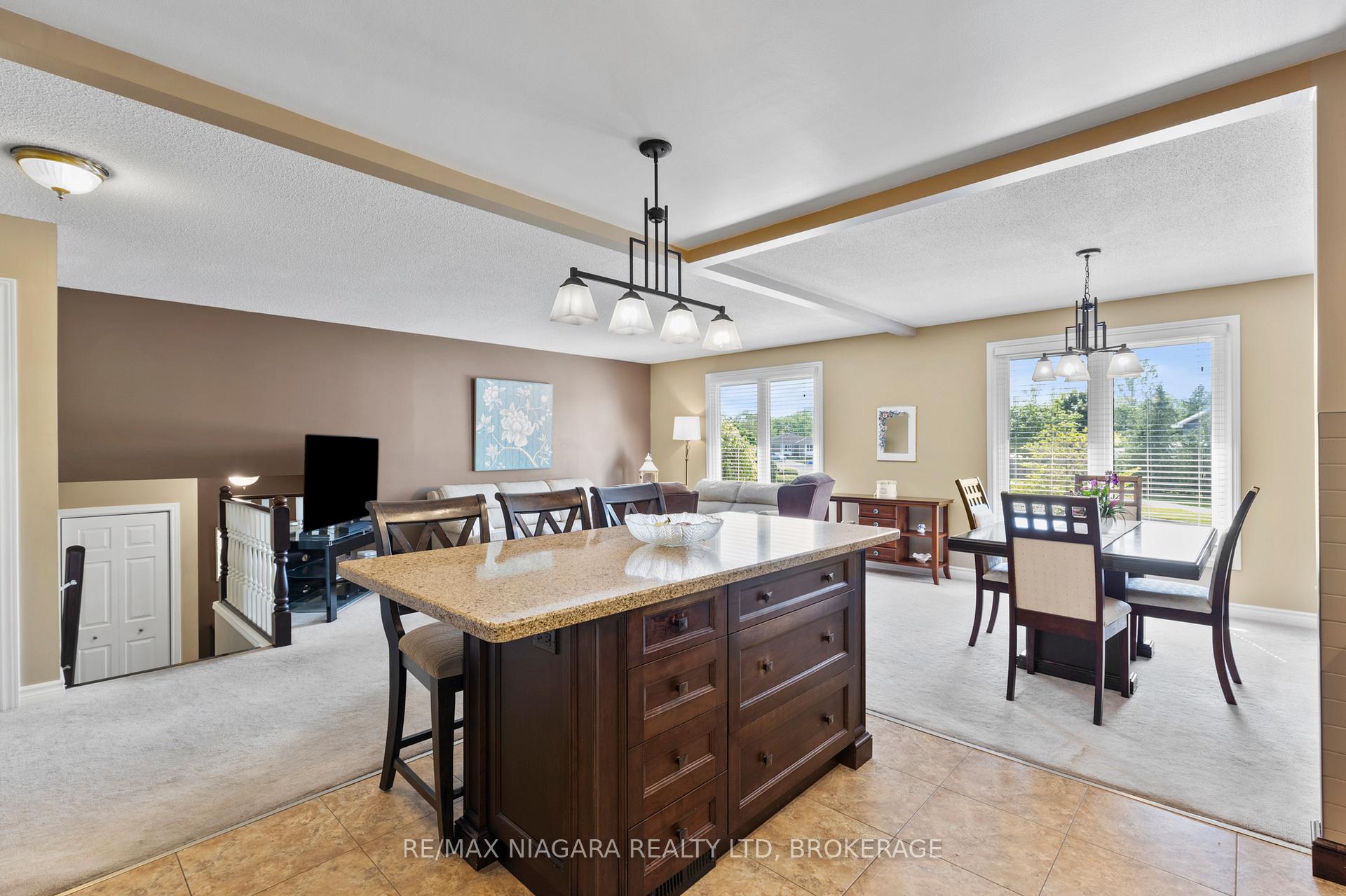 Photo 10 of 8410 Mundare Crescent, Niagara Falls, Chippawa — HOMEH