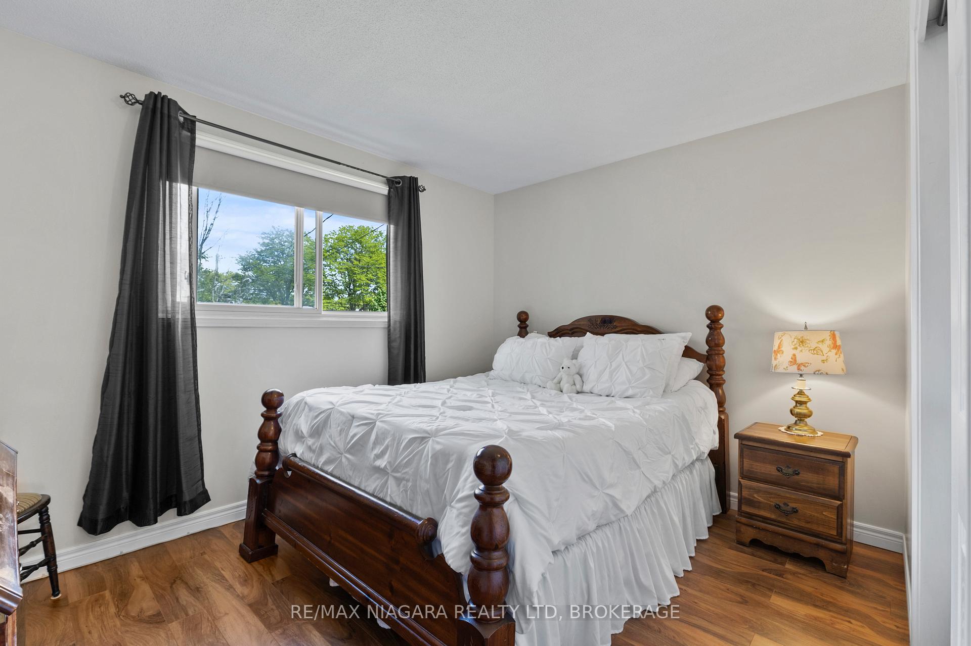 Photo 17 of 8410 Mundare Crescent, Niagara Falls, Chippawa — HOMEH