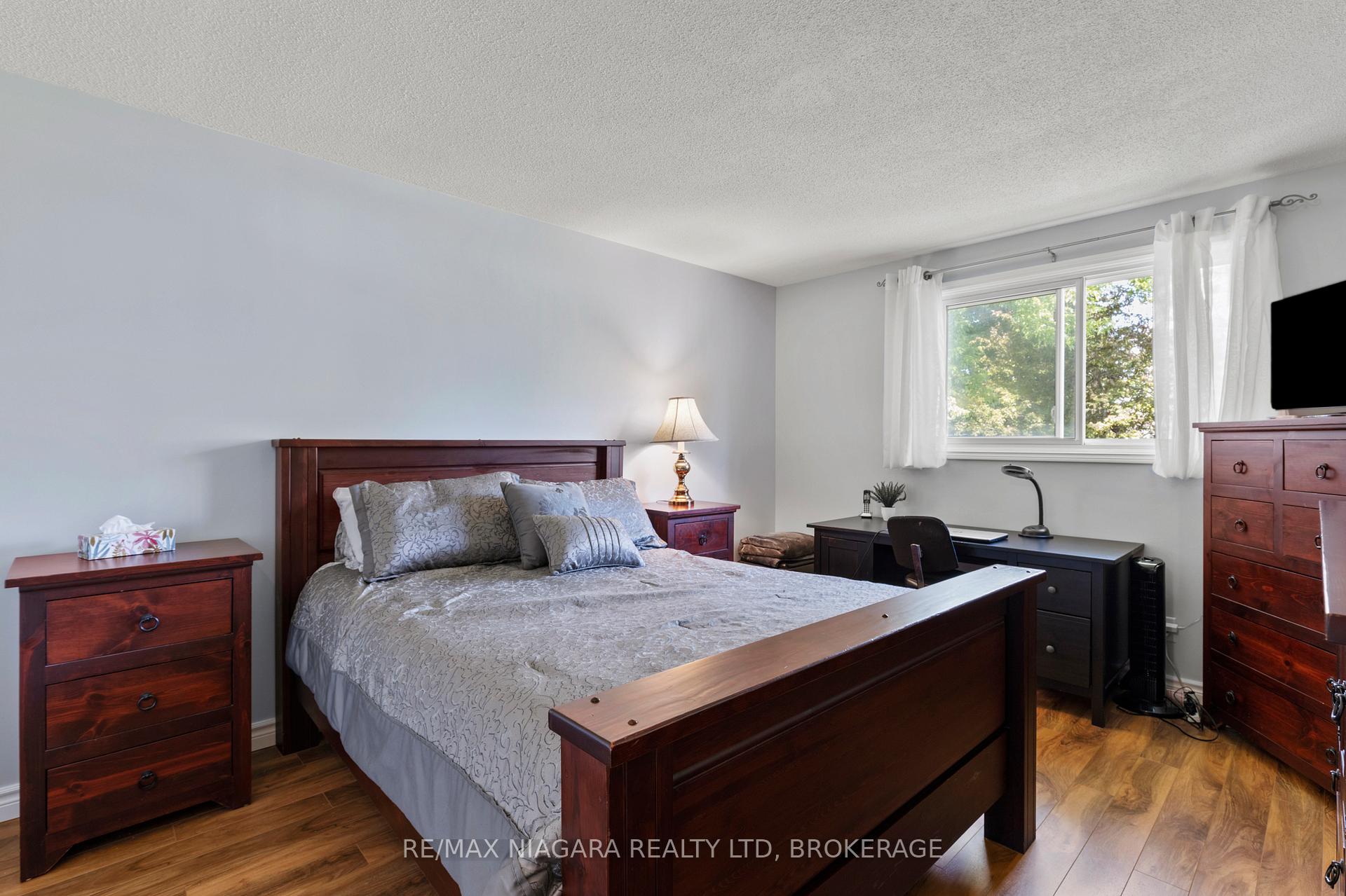 Photo 18 of 8410 Mundare Crescent, Niagara Falls, Chippawa — HOMEH