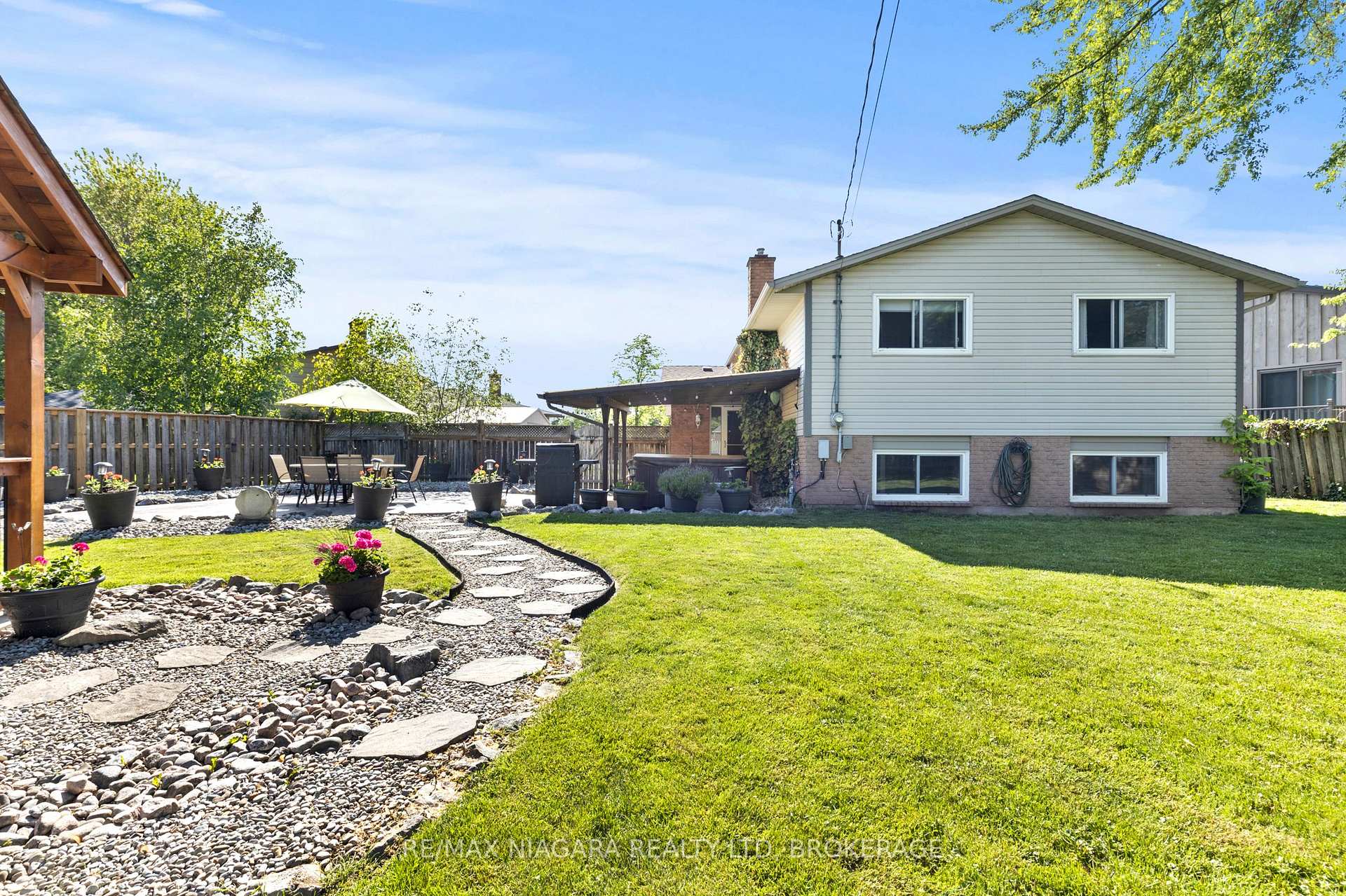Photo 32 of 8410 Mundare Crescent, Niagara Falls, Chippawa — HOMEH
