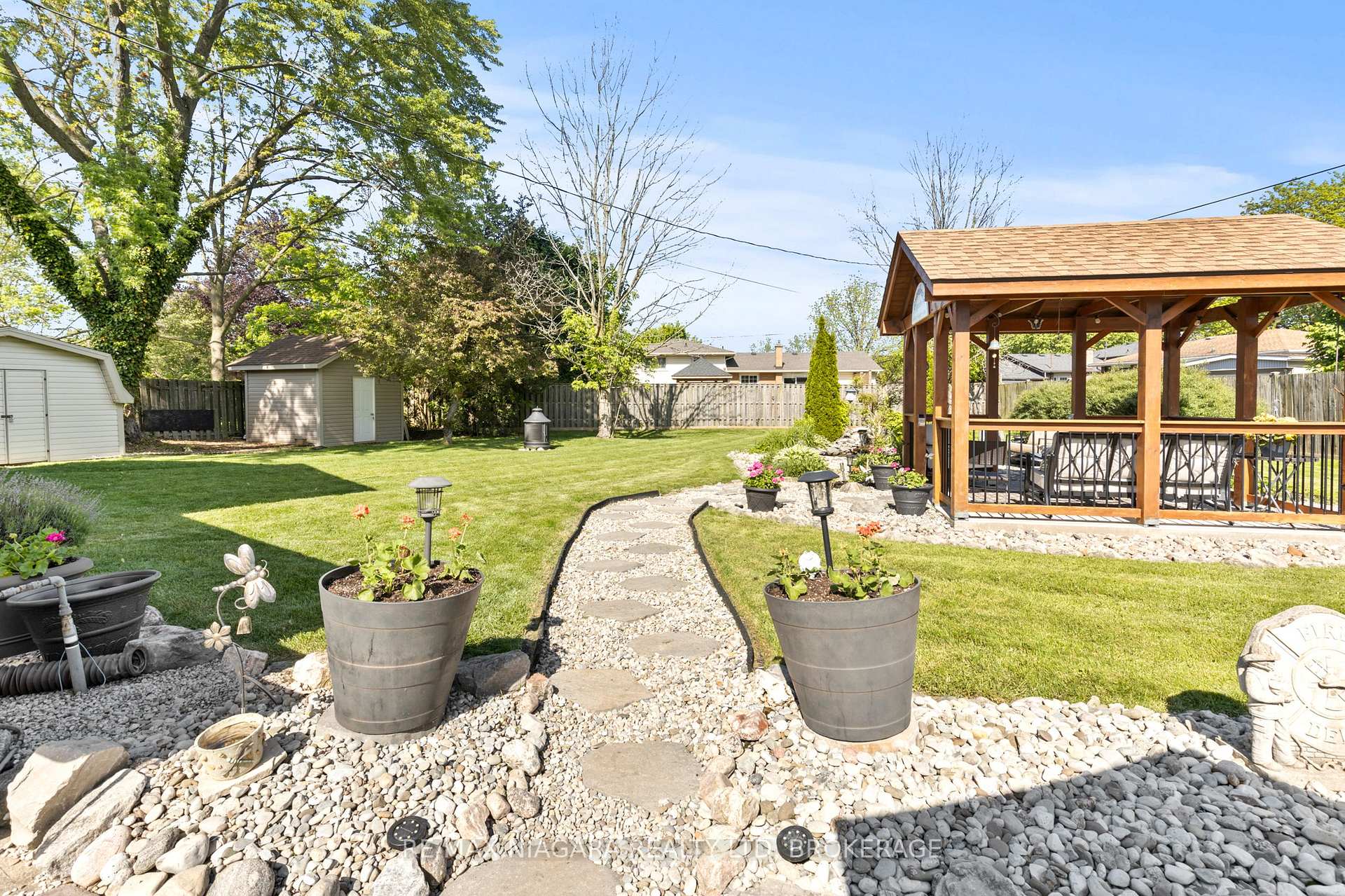 Photo 34 of 8410 Mundare Crescent, Niagara Falls, Chippawa — HOMEH
